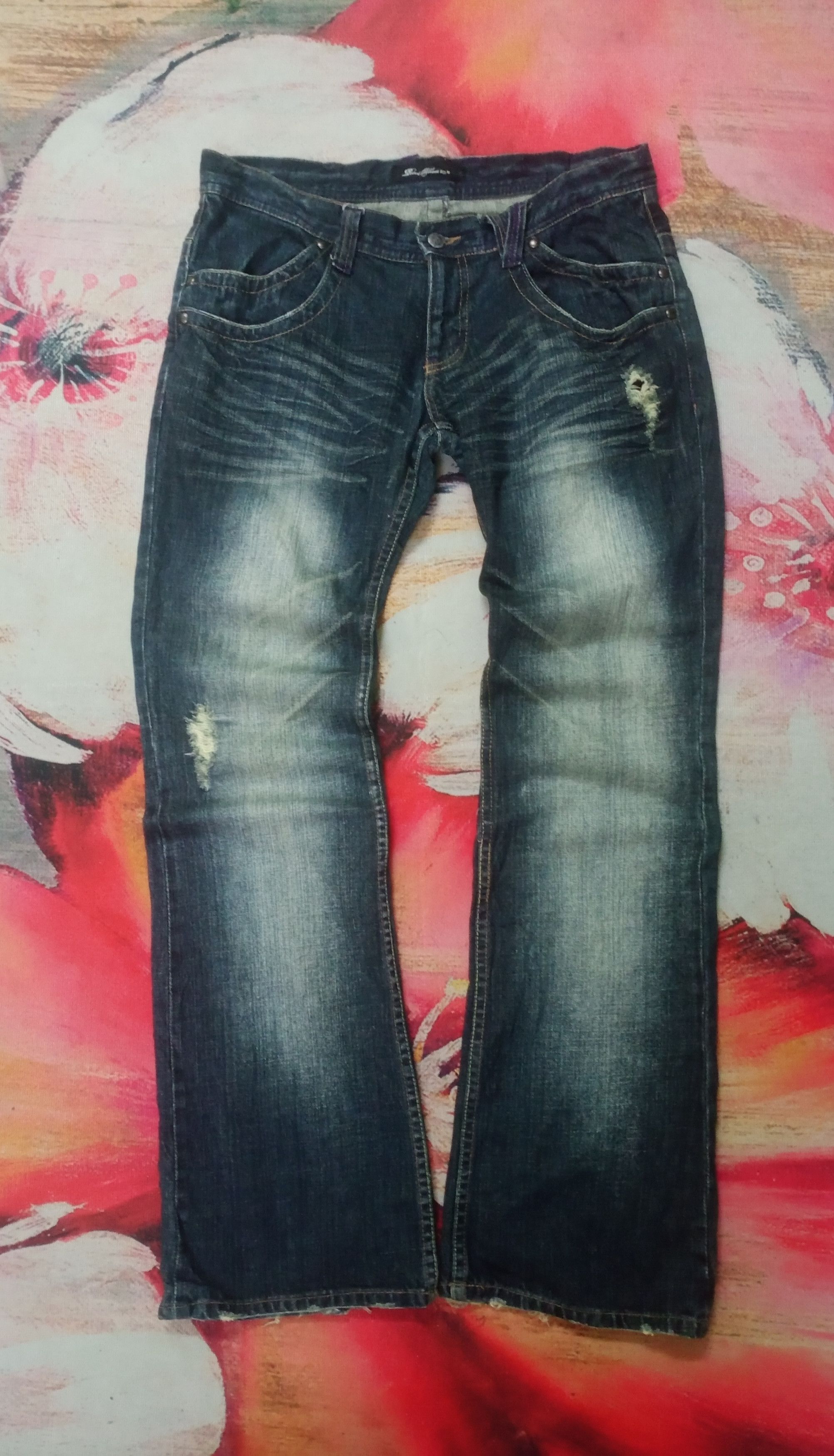 Le Grande Bleu (L.G.B.) Rare Root Three Style Flare Distressed Denim Size 34" / US 12 / IT 48 - 1 Thumbnail