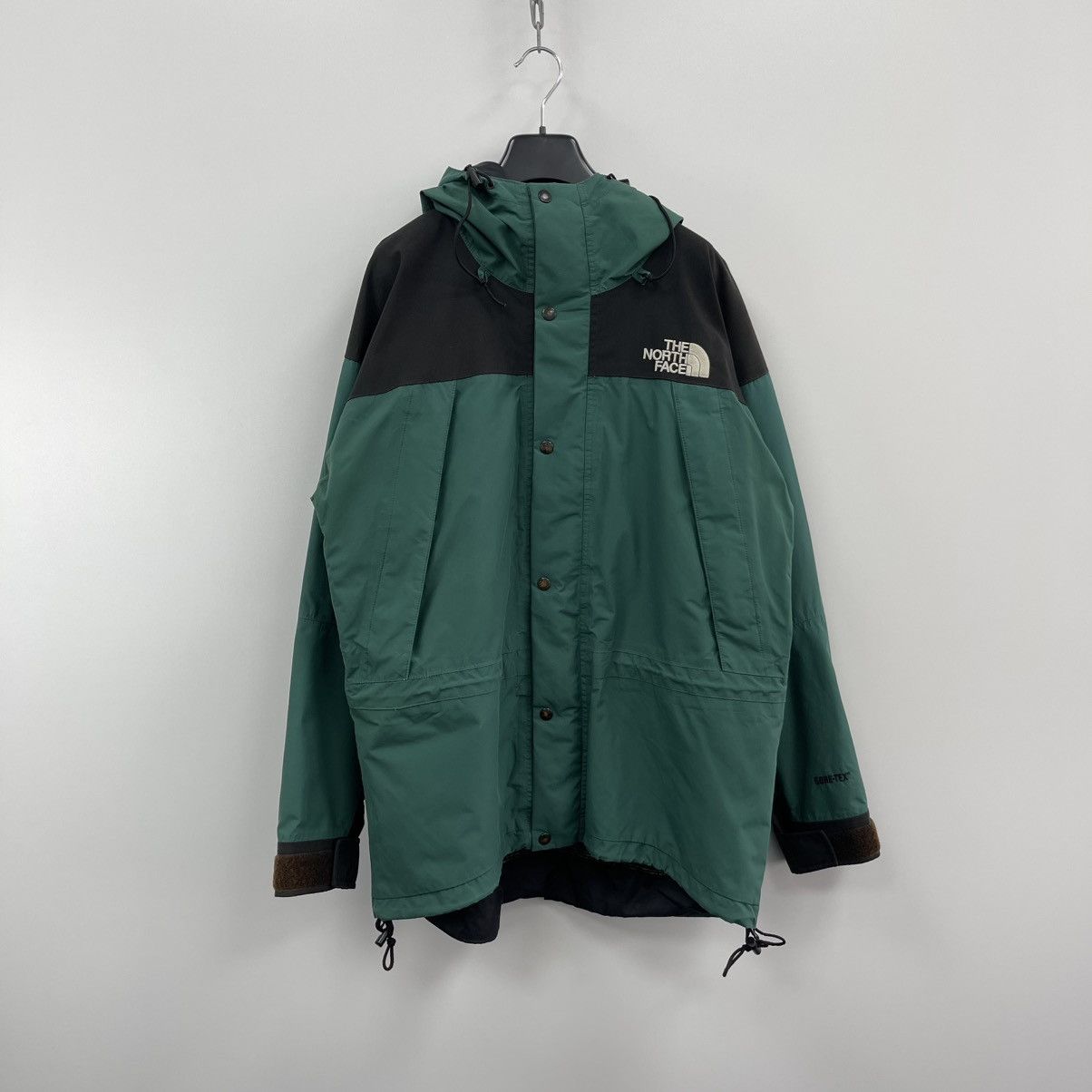 The North Face 90’s Mountain Guide Gore-Tex Vintage Jacket
