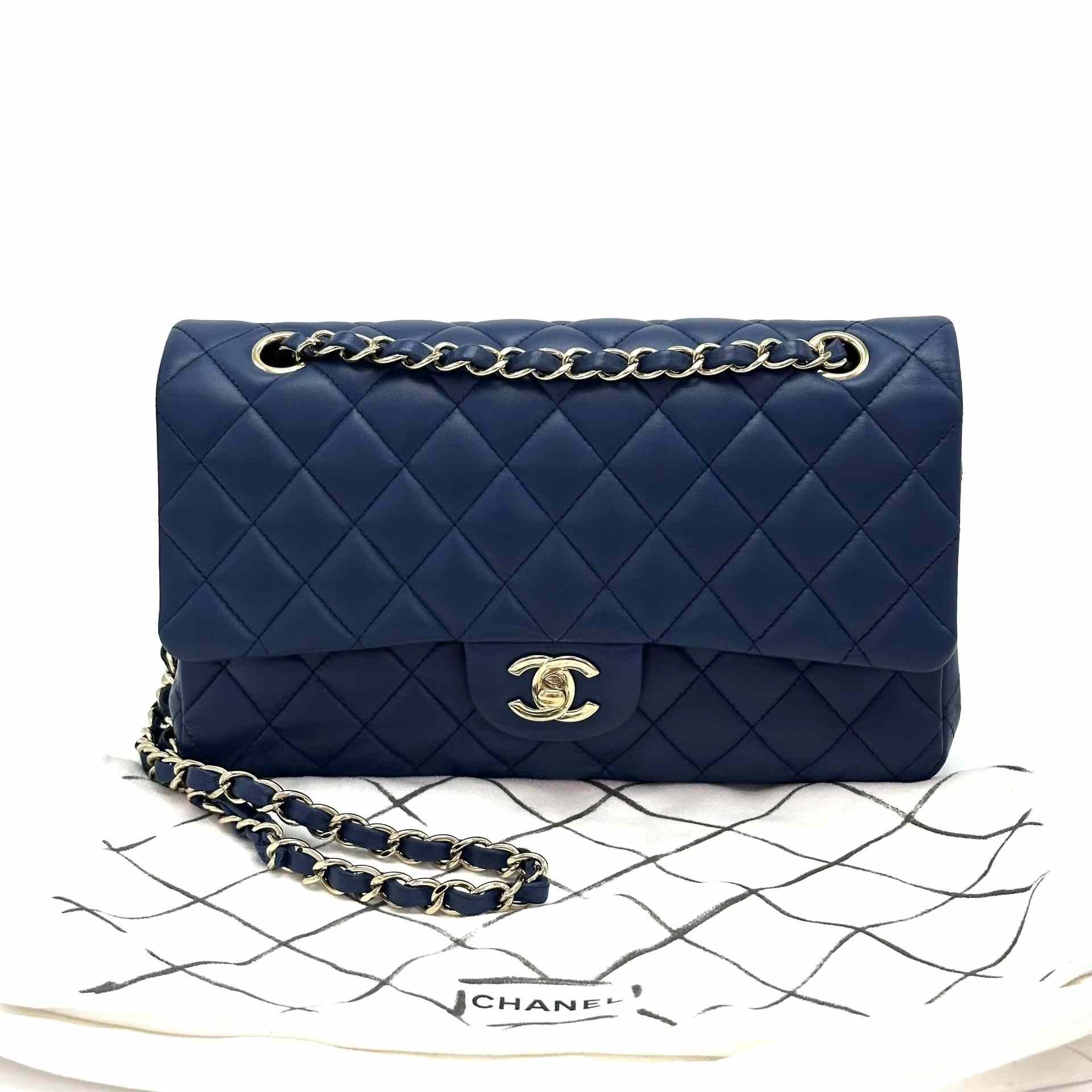 Chanel Pre-loved Bag Very good condition Size ONE SIZE - 1 Thumbnail
