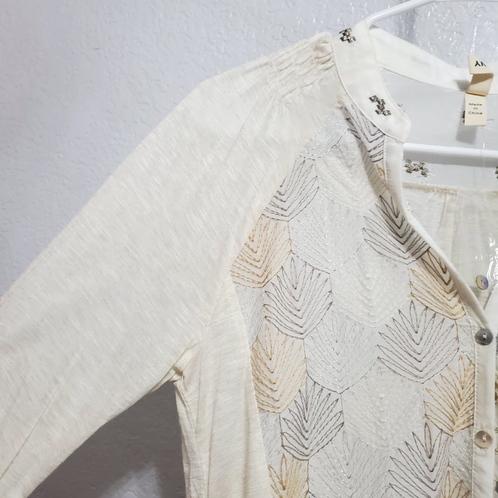 Vintage VINTAGE Anthropologie Tiny Top Women S Ivory Metallic Embroidered V Neck Button Front Size S / US 4 / IT 40 - 6 Thumbnail
