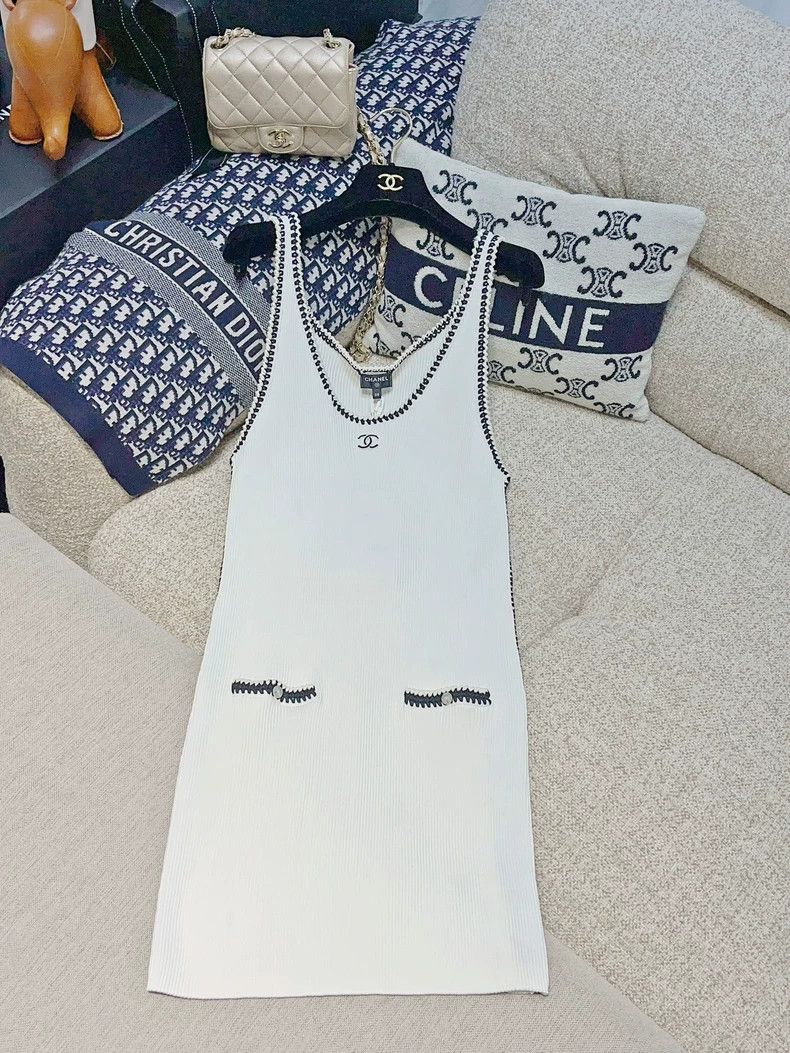 Chanel 22C white knitted suspender dress