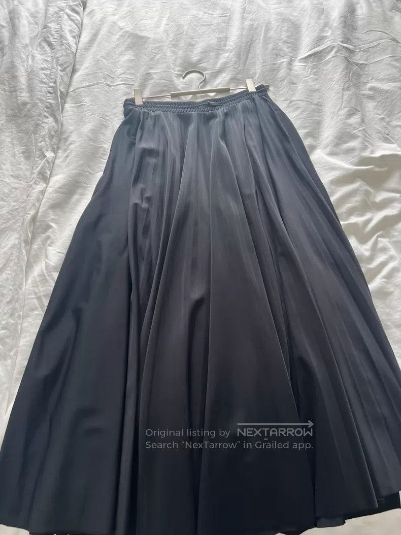 Valentino Valentino Skirt Size M / US 6-8 / IT 42-44 - 3 Thumbnail