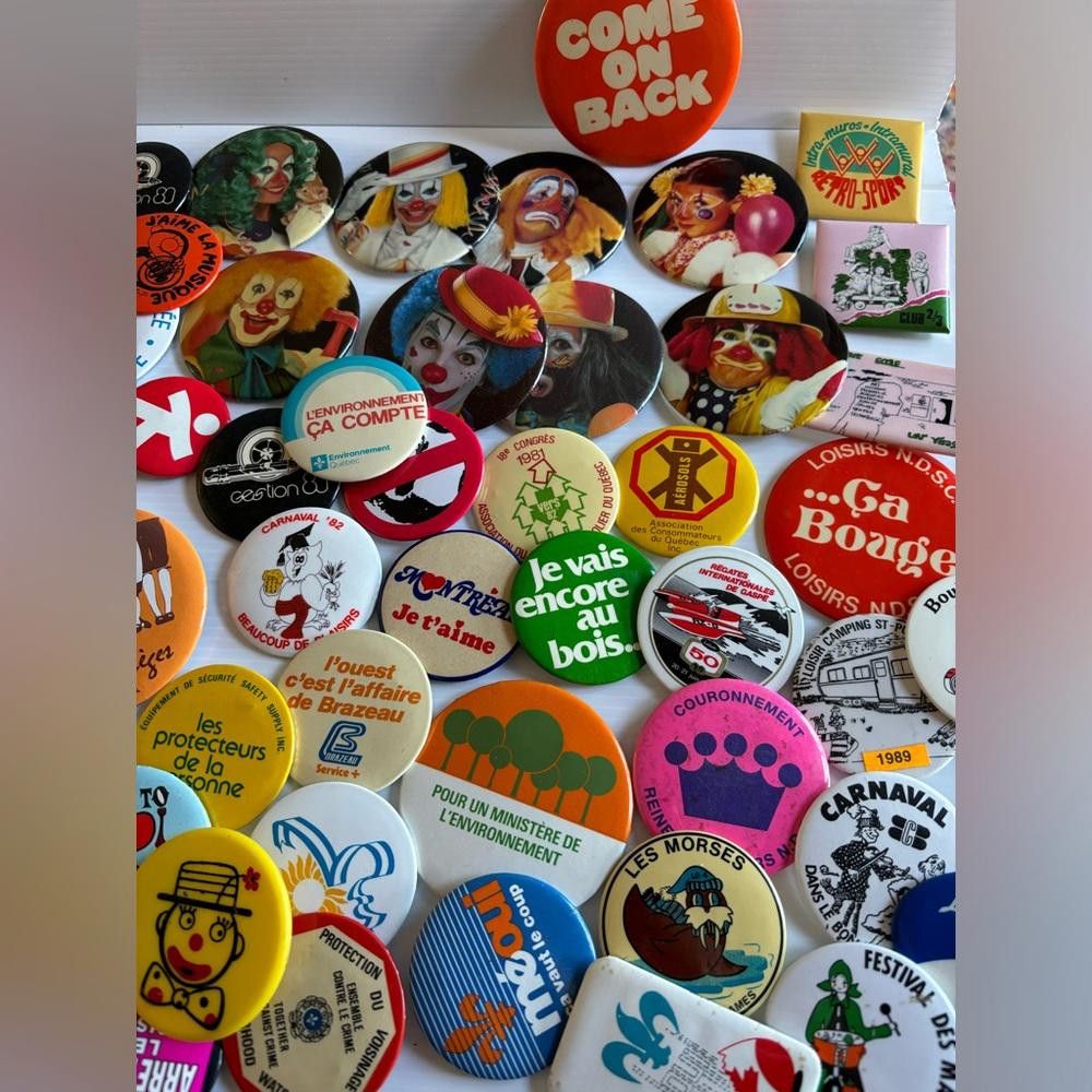 Designer Lot of 90 French Canadian Vintage/Retro Badges from the 70s Size ONE SIZE - 2 Thumbnail
