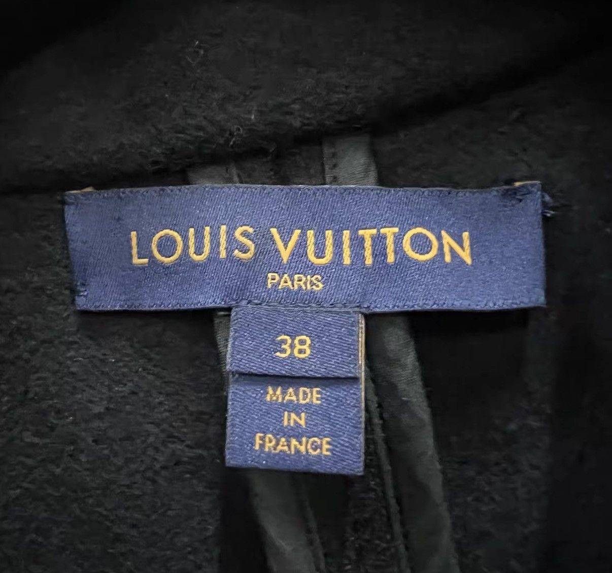 Louis Vuitton Louis Vuitton Black Double-Breasted Short Wool Coat J41 Size S / US 4 / IT 40 - 3 Thumbnail