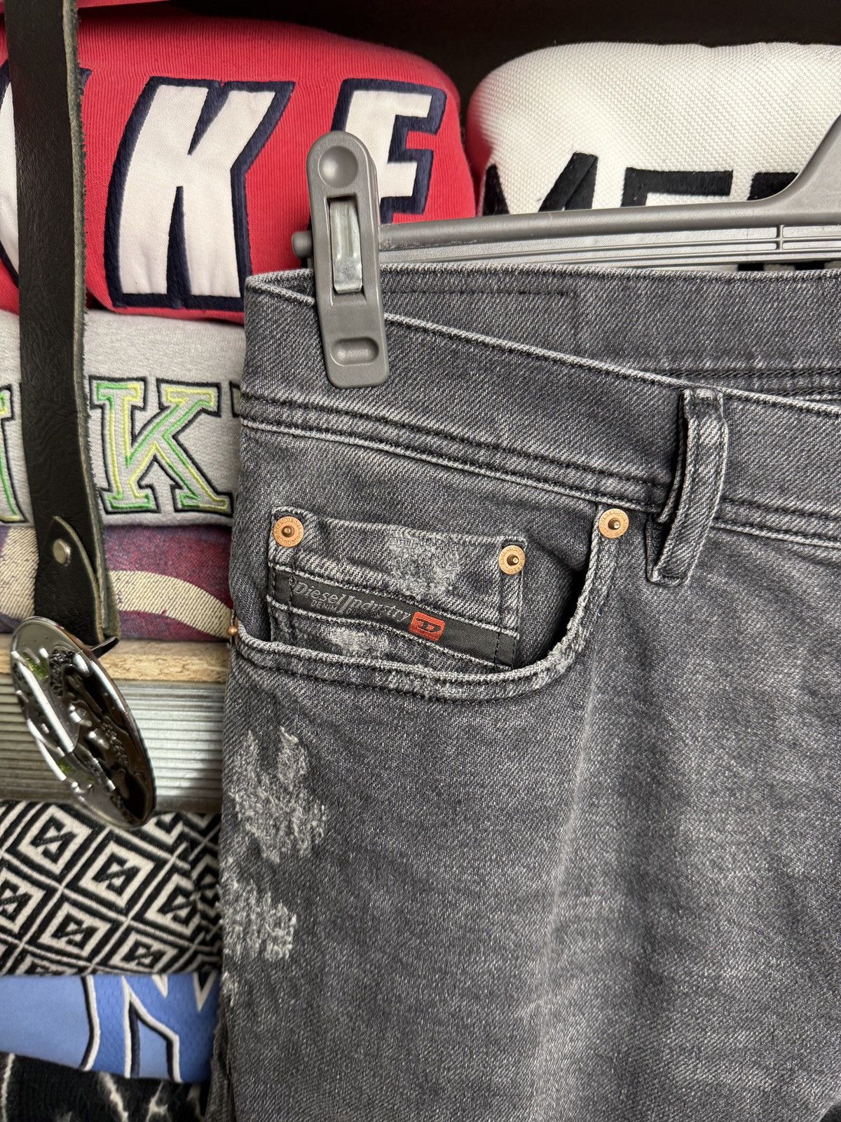 Diesel Diesel Distress Tepphar Slim Carrot Fit Denim Jeans Size US 32 / EU 48 - 6 Thumbnail