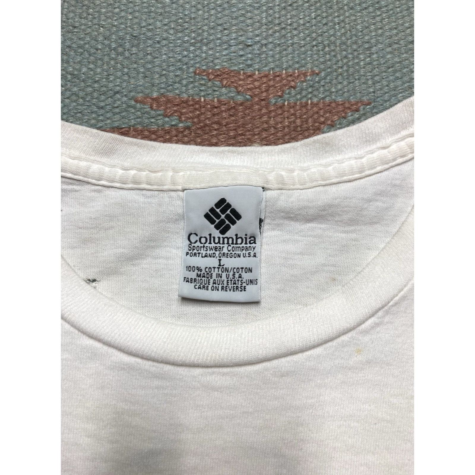 Vintage VINTAGE 90s Columbia T-Shirt Logo Hiking Outdoor Distressed Boxy XL Mens White Size US XL / EU 56 / 4 - 5 Thumbnail