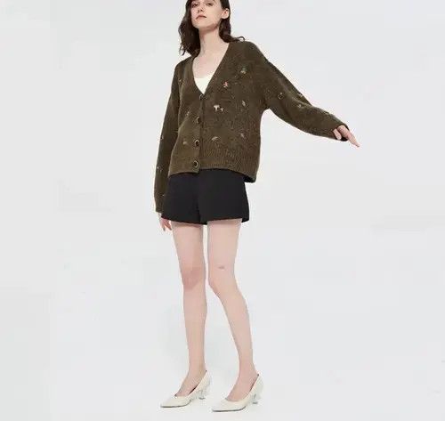 Vintage women Vintage knit cardigan with embroidery Long sleeves Size ONE SIZE - 1 Thumbnail