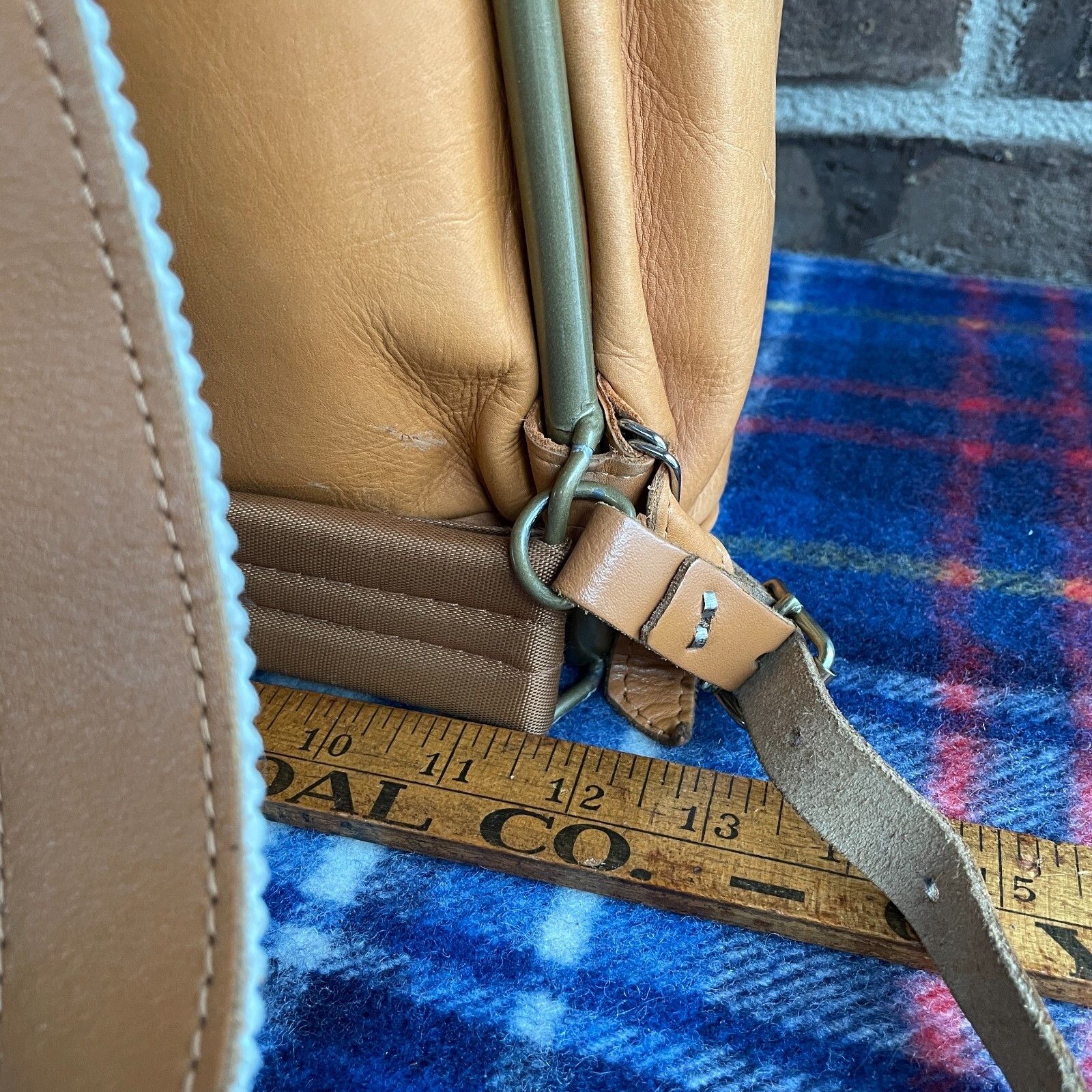 Other RARE 1970s REINDEER HIDE LEATHER BACKPACK RUCKSACK R$1398 Size ONE SIZE - 7 Thumbnail