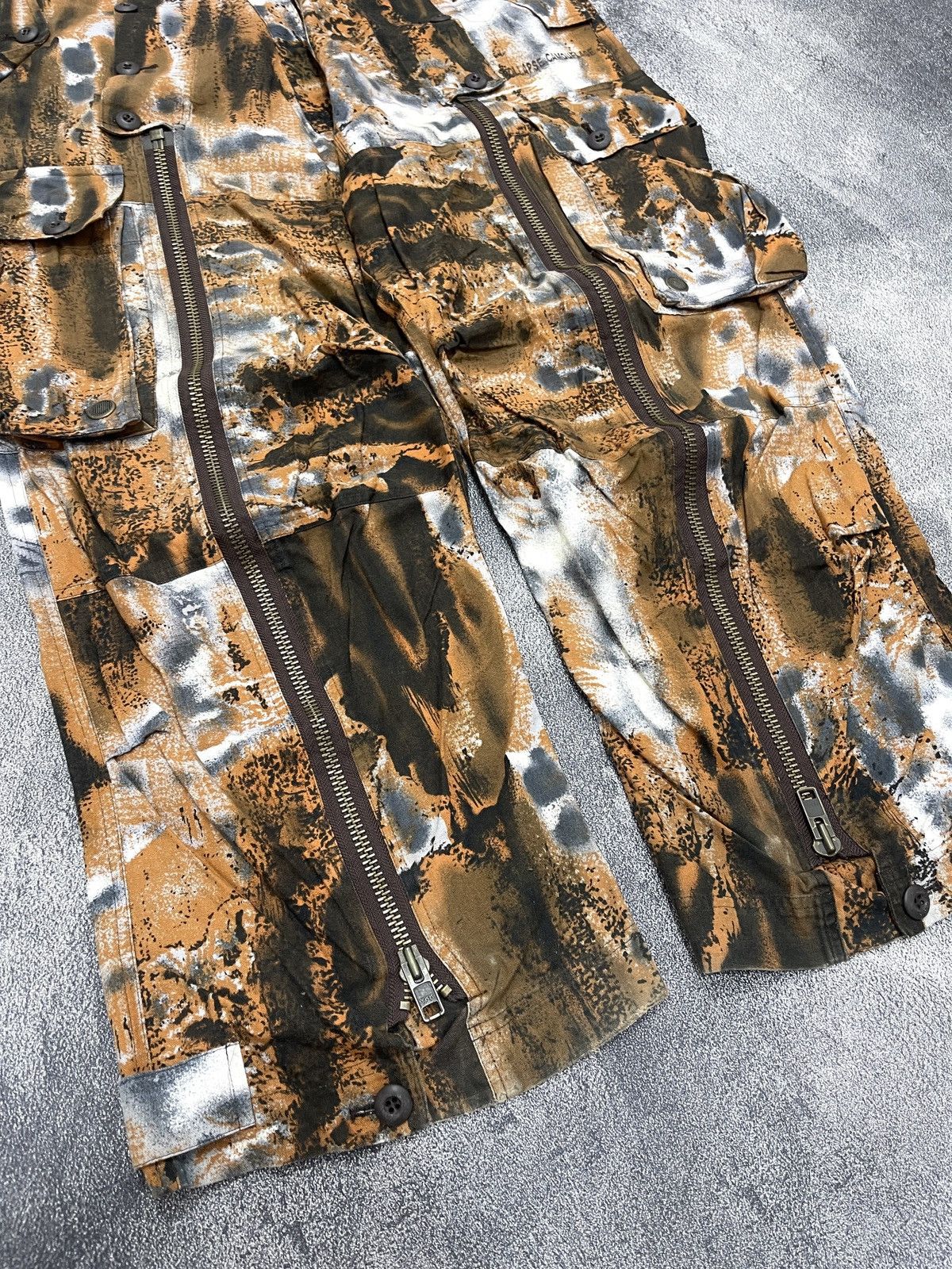 20471120 Archive MILKBOY Colapse Camo Multi Zip Cargo Pants Size US 35 - 6 Thumbnail