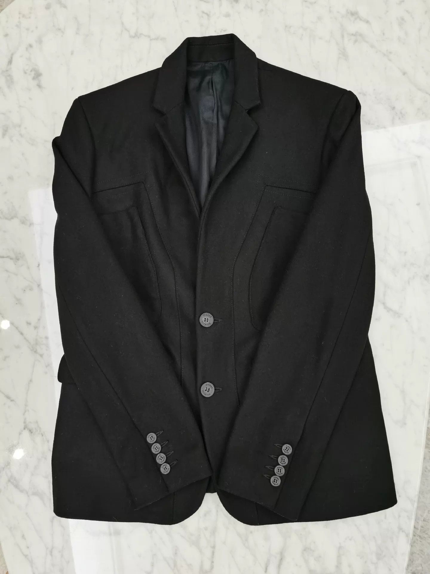 Pierre Balmain Pierre Balmain short wool-cashmere black jacket 50 Size US M / EU 48-50 / 2 - 9 Thumbnail