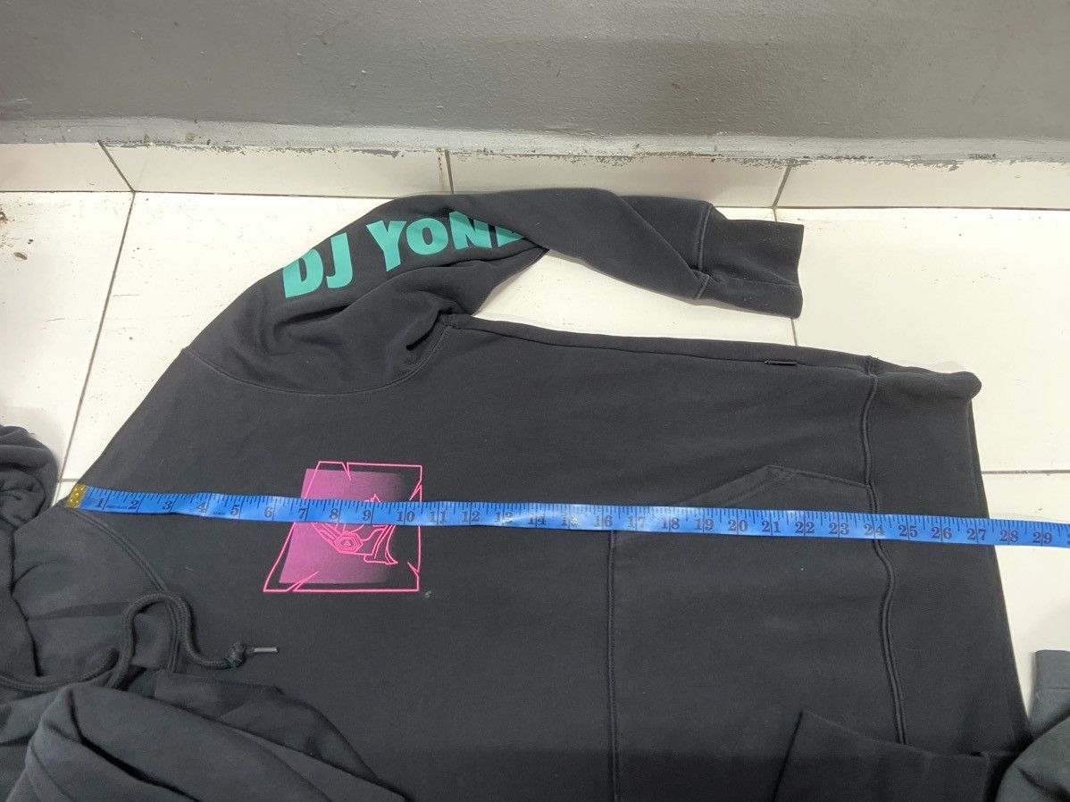 Uniqlo FORTNITE X UNIQLO DJ YONDER BLACK HOODIE Size US M / EU 48-50 / 2 - 13 Thumbnail