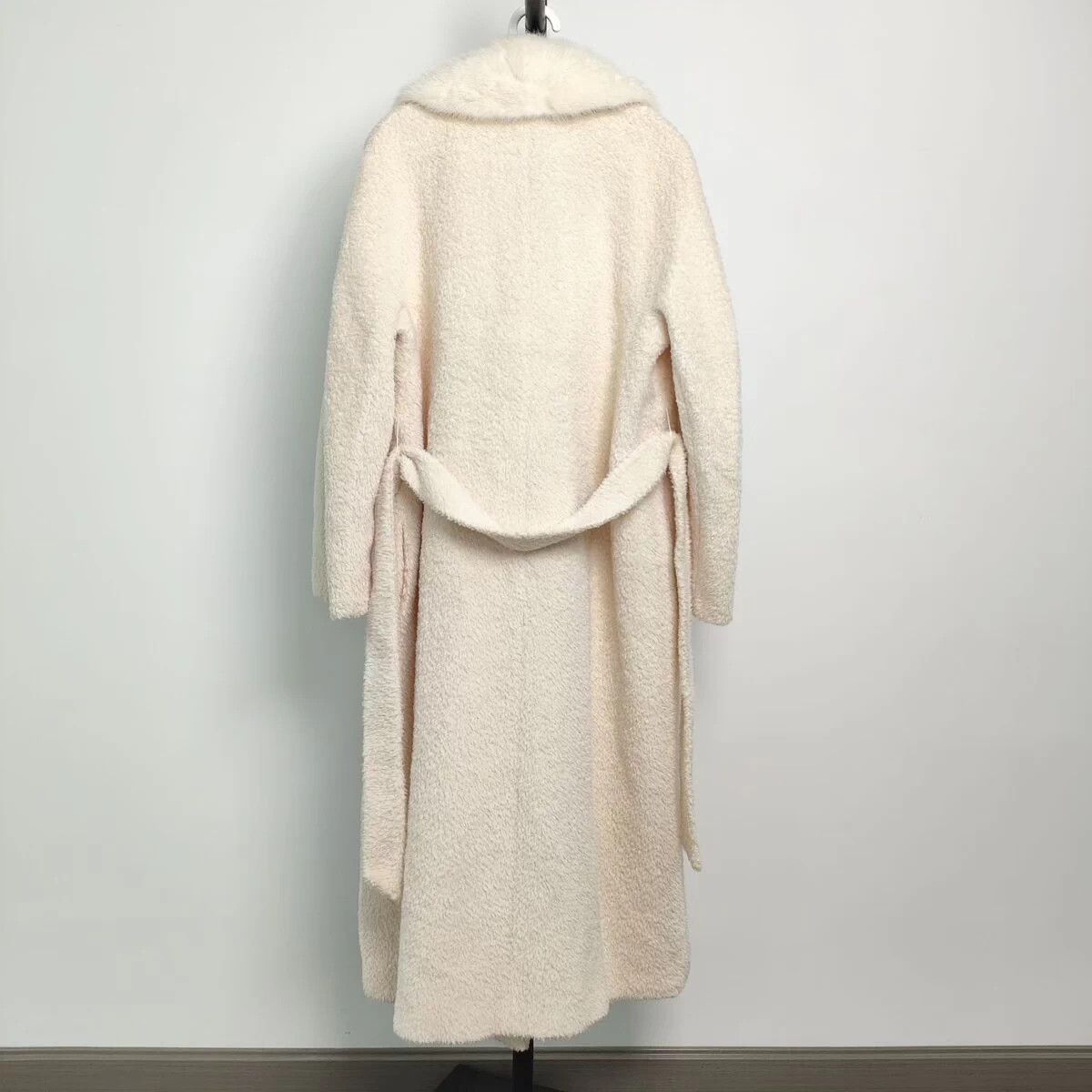 Max Mara MaxMara White Wool Coat Size M / US 6-8 / IT 42-44 - 2 Thumbnail