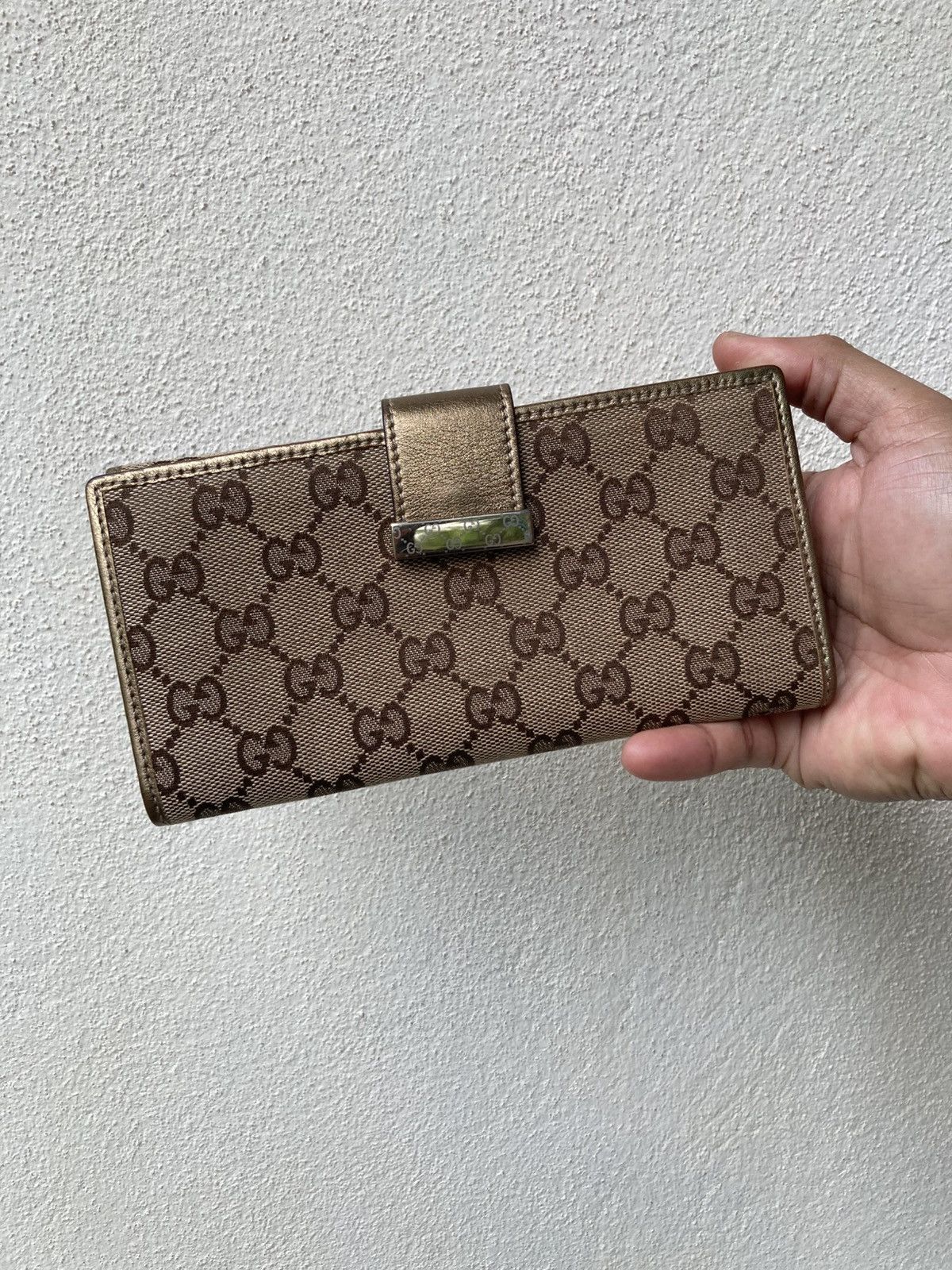 Gucci Vintage Gucci GG Gold Trim Canvas Leather Monogram Wallet Size ONE SIZE - 1 Thumbnail