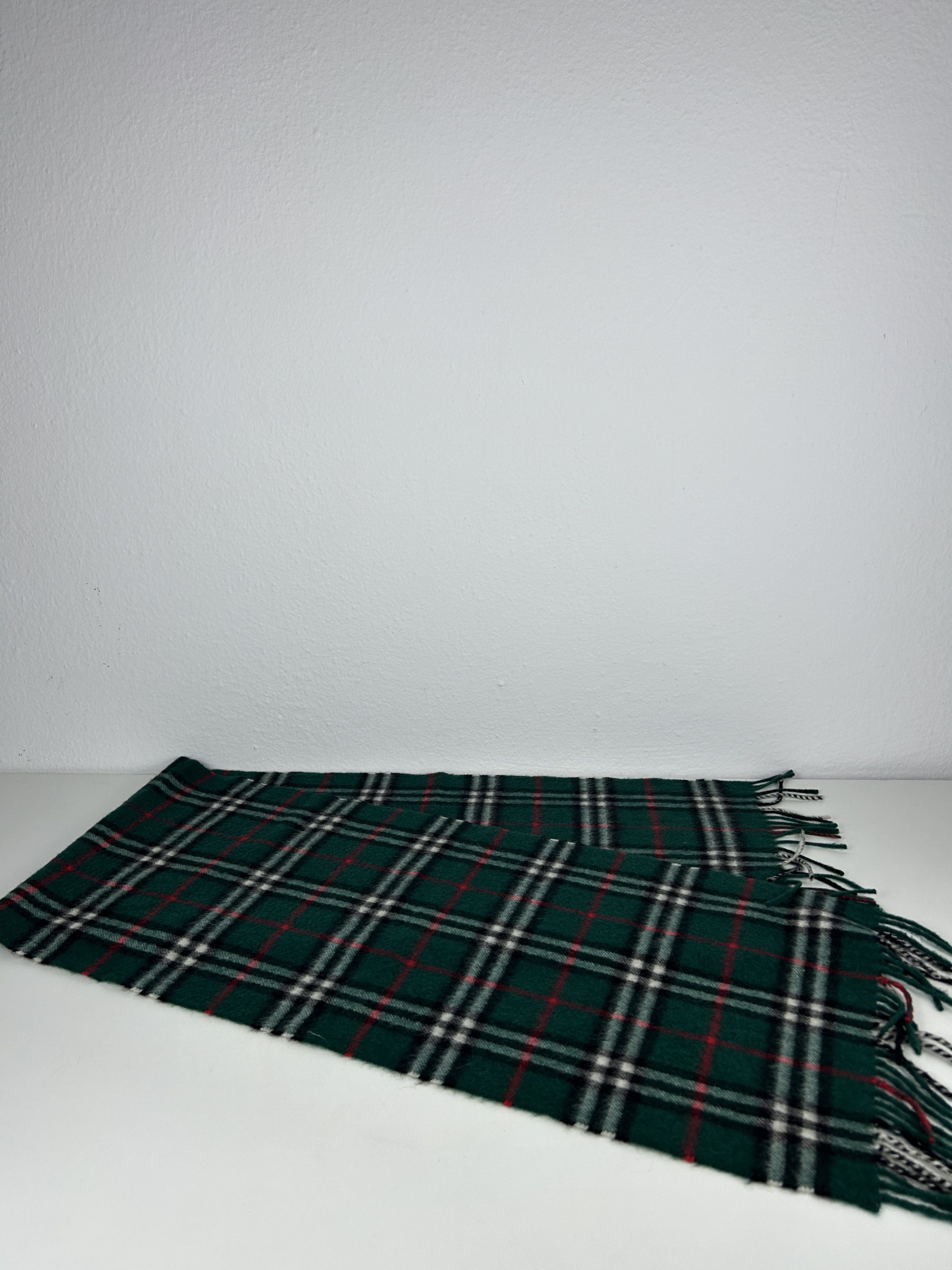 Burberry Vintage Burberry green nova check cashmere scarf Size ONE SIZE - 2 Thumbnail
