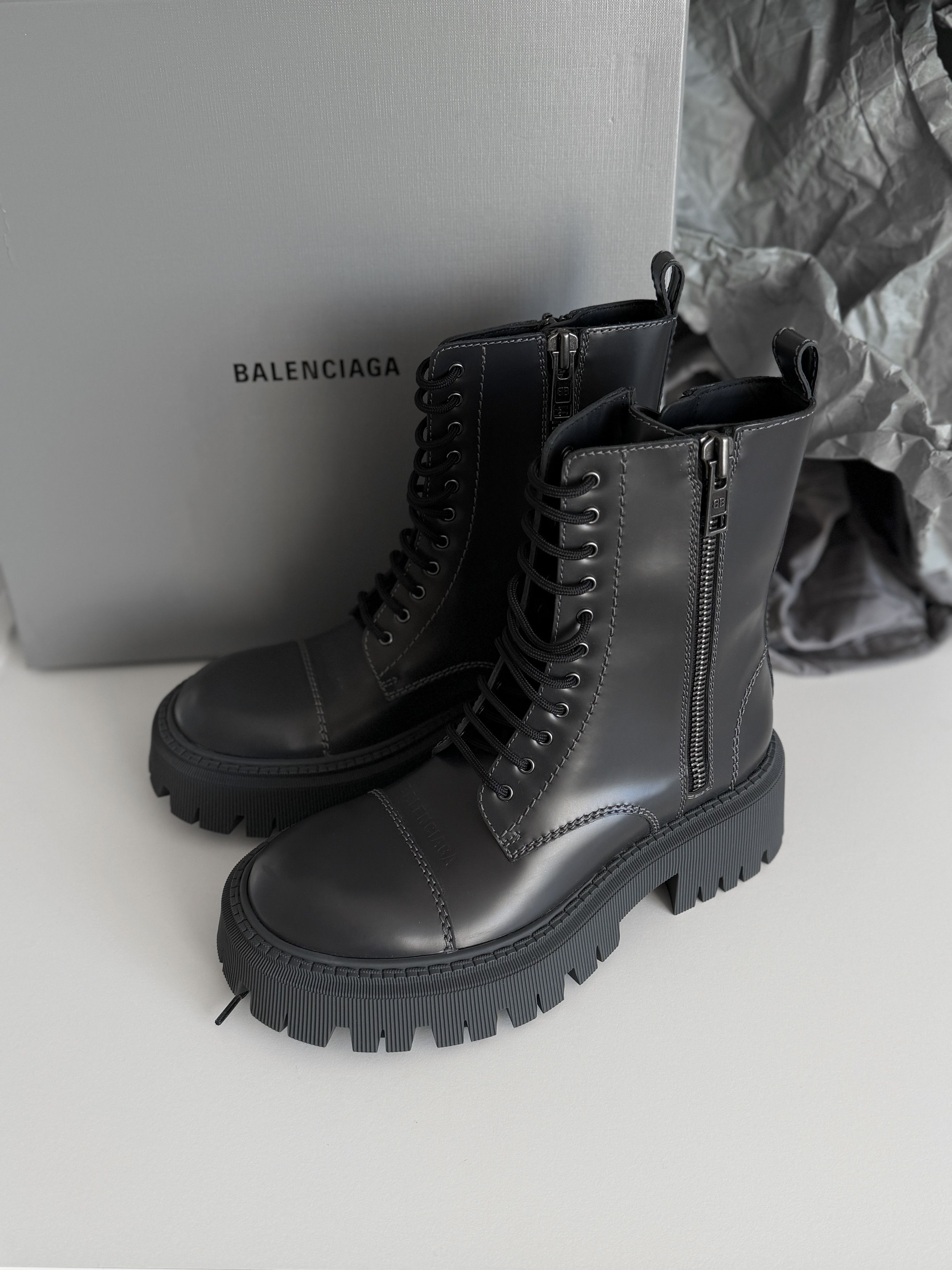 Balenciaga Balenciaga Tractor Boots | Grey Size US 8 / IT 38 - 2 Thumbnail