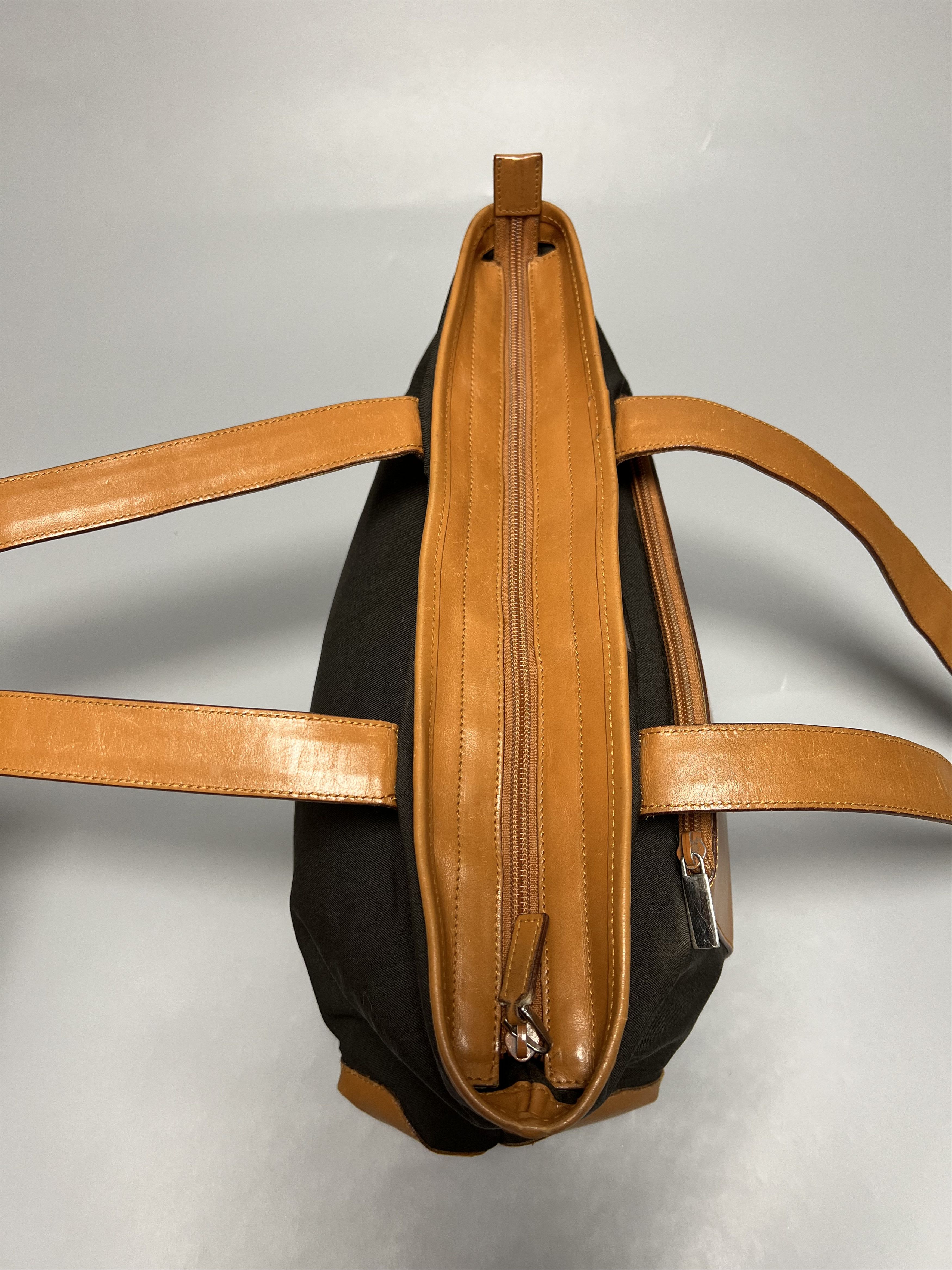 Gucci Rare Gucci Vintage Brown Shoulder Bag Size ONE SIZE - 10 Thumbnail