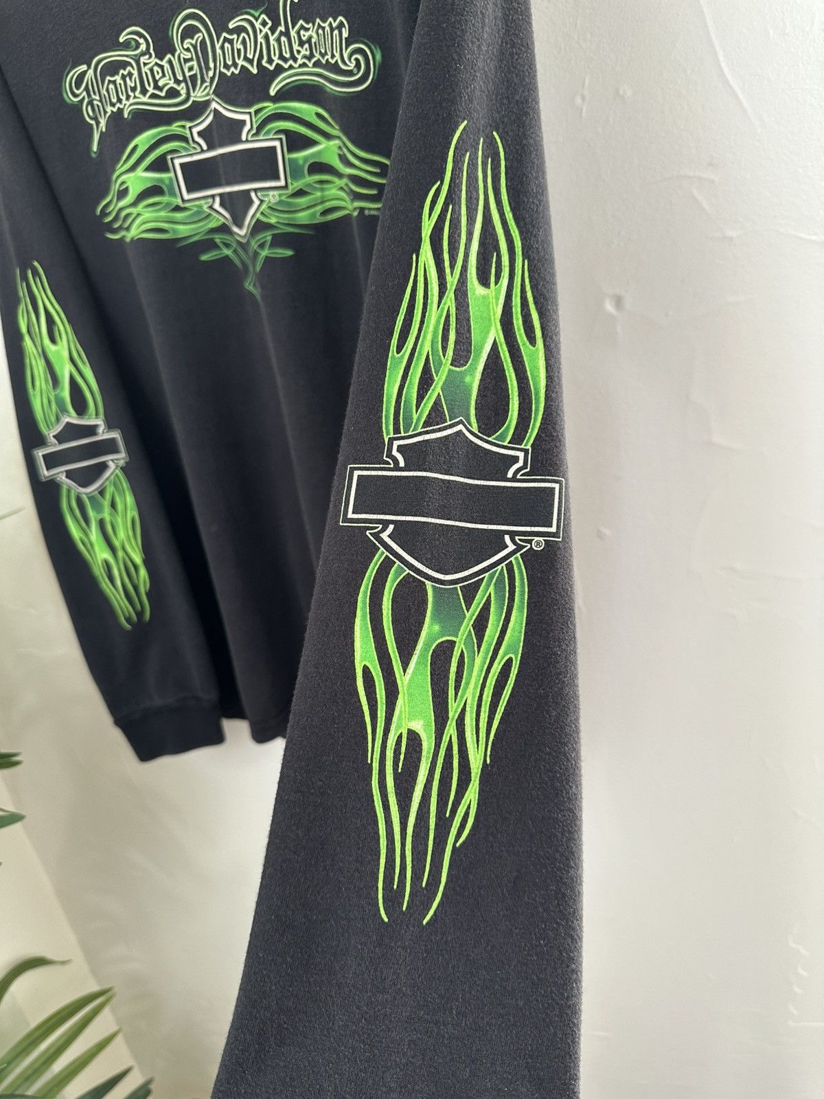 Harley Davidson (M) CRAZY GREEN FLAMES Harley Davidson Longsleeve Tee Size US M / EU 48-50 / 2 - 4 Thumbnail