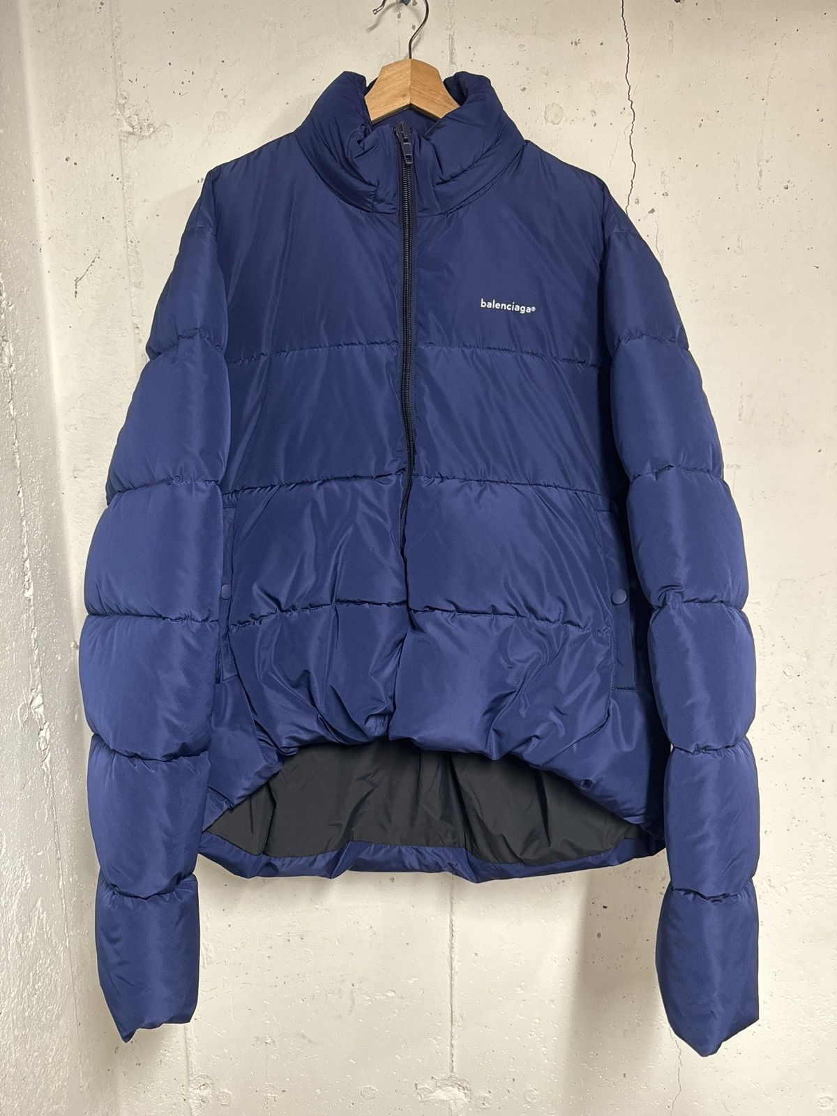 Balenciaga Balenciaga C shape puffer Size US M / EU 48-50 / 2 - 1 Thumbnail