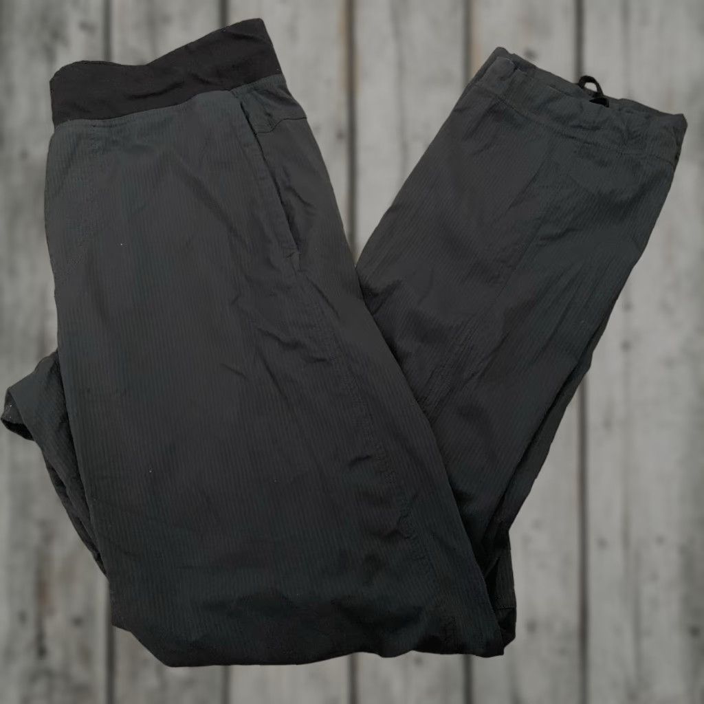 Lululemon LULULEMON Black Gray Striped Nylon Stretch Joggers Mens Small Drawstring Pants Athletic Sockets? No. (oops) Size ONE SIZE - 1 Thumbnail