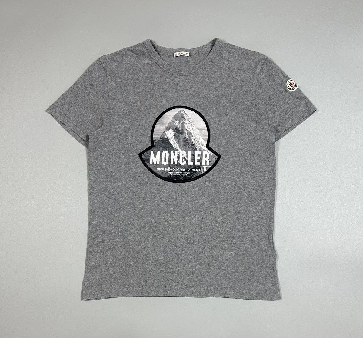 Moncler Mountain Logo Print Maglia T-Shirt