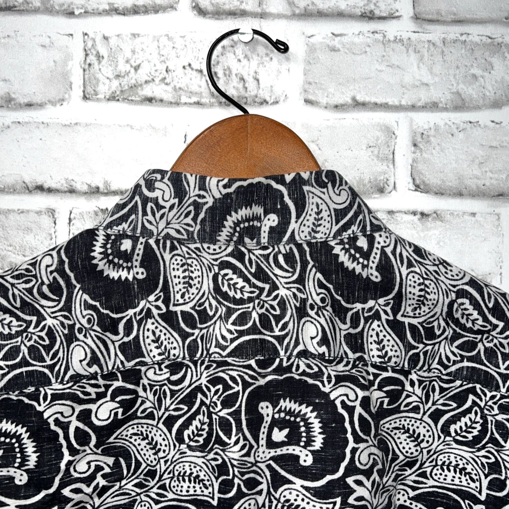 Michael Kors Michael Kors Linen Blend Black Hawaiian Style Shirt Mens Size L Shirt Short Sleeve Button-Up Hawaii Black Michael Kors Men L Size US L / EU 52-54 / 3 - 5 Thumbnail