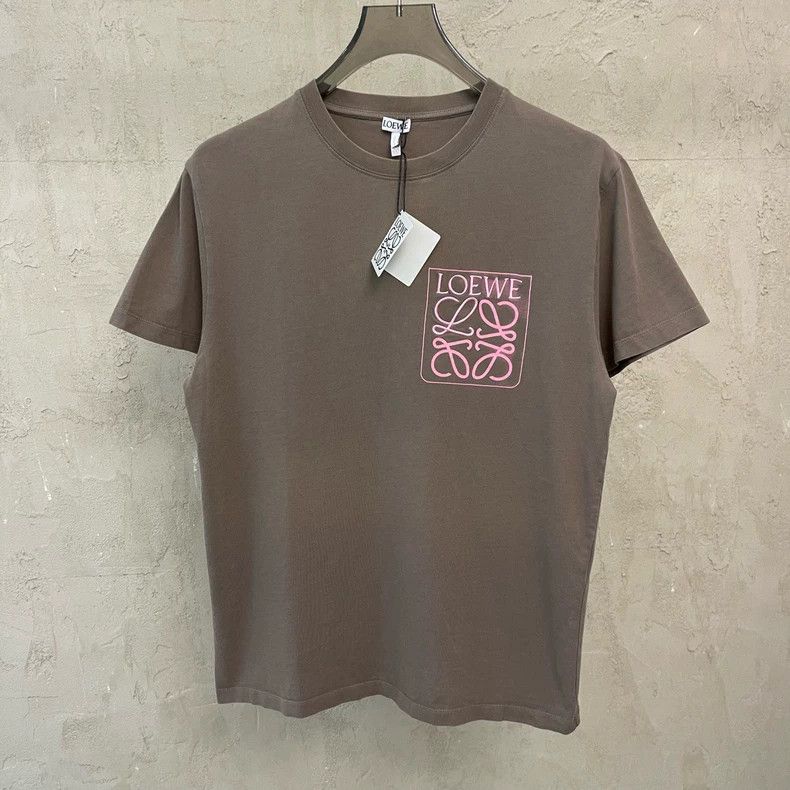 Loewe loewe Brown chest with embroidered pink pocket logo short s Size US S / EU 44-46 / 1 - 1 Thumbnail