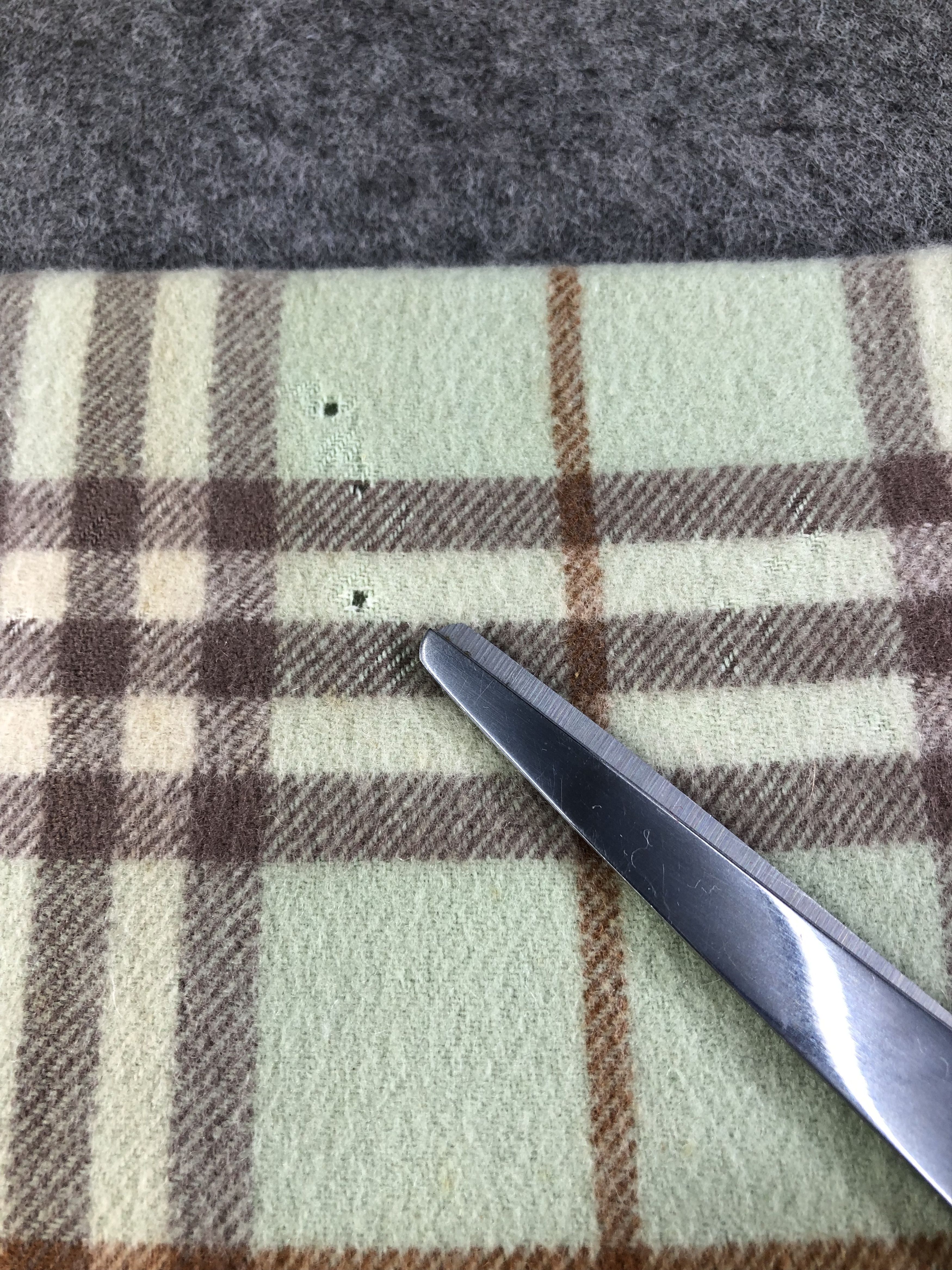 Burberry Burberrys Pure Cashmere Scarf / Muffler / Neckwear Size ONE SIZE - 6 Thumbnail