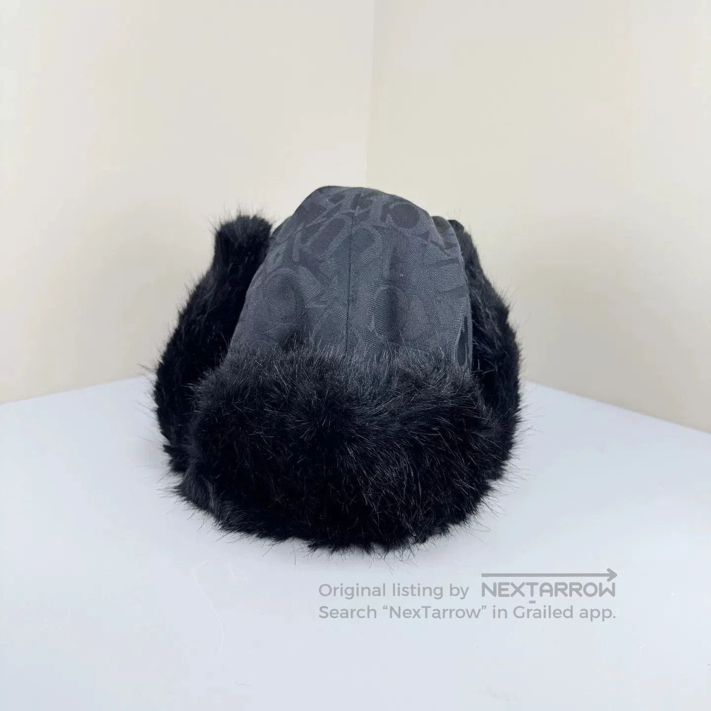 supreme black fur lineman hat.
