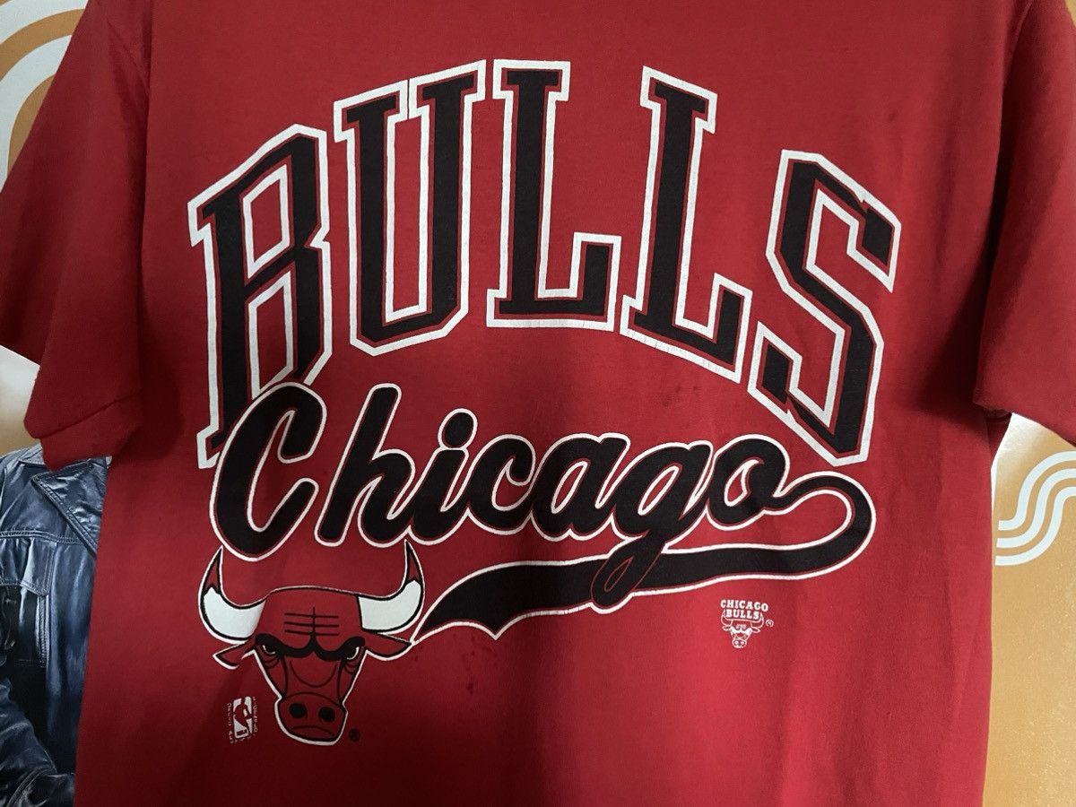 NBA × Vintage Vintage Single Stitch Chicago Bulls t shirt Size US L / EU 52-54 / 3 - 5 Thumbnail