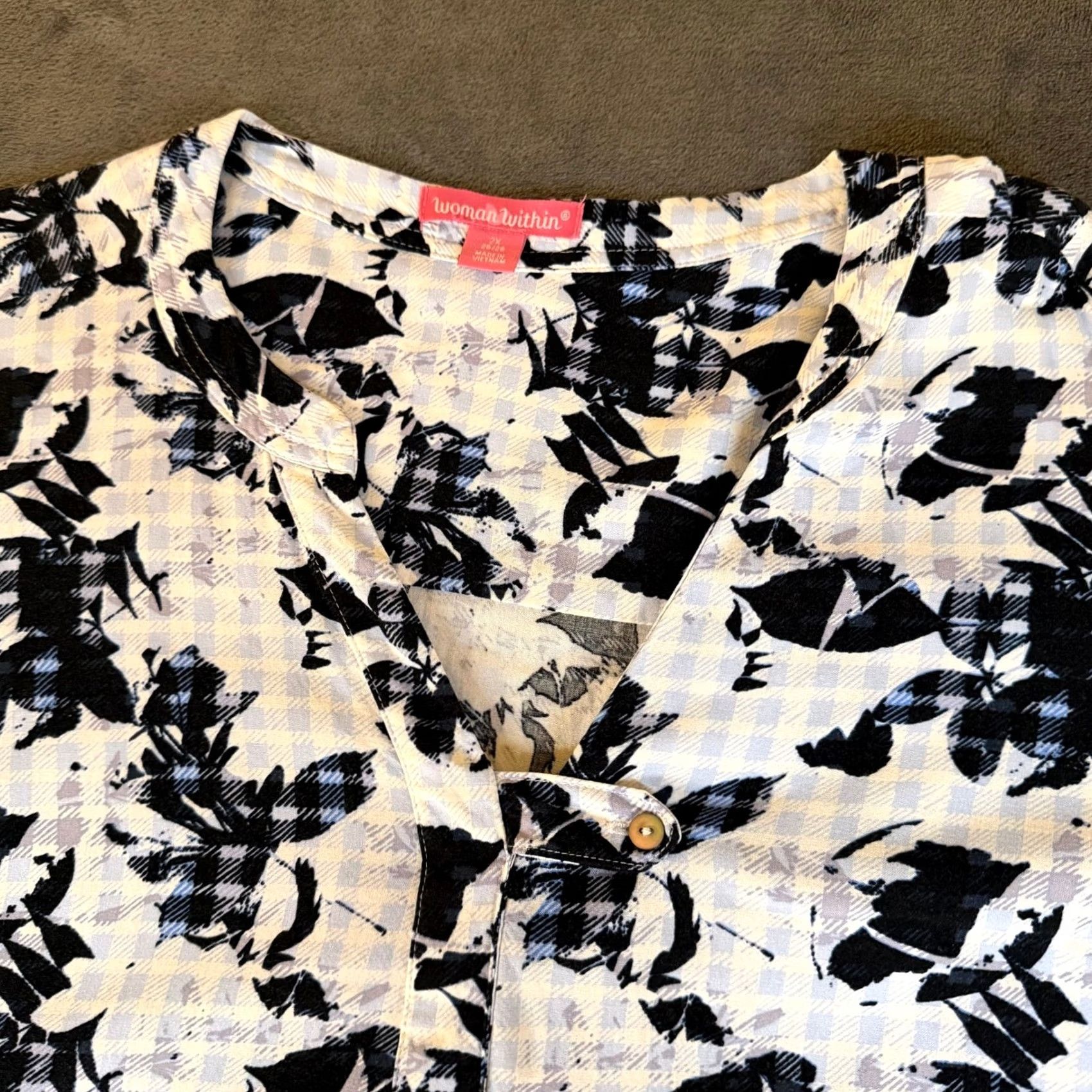 Vintage Woman Within Blouse Floral 3/4 Sleeve Button Up Womens 2X Plus Size 26/28 Rayon V-Neck Bohemian Casual Shirt Size XXL / US 16-18 / IT 52-54 - 2 Thumbnail