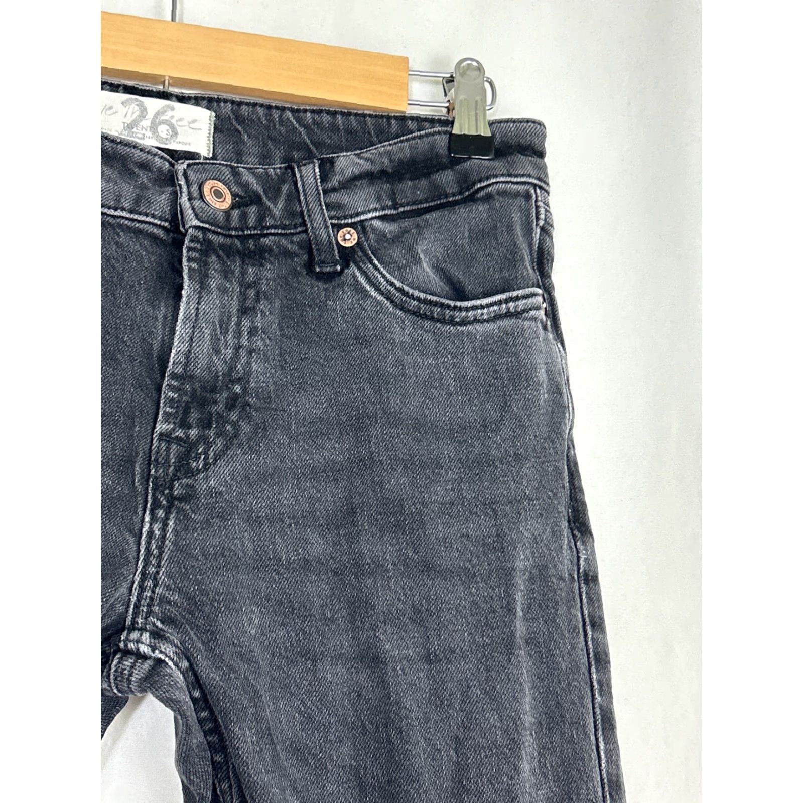Free People Free People Jeans Black Distressed Ankle Inseam 30 Inseam 30 Womens 26 29 Waist 29 Black Distressed Ankle Jeans Women Regular Size 26 XS? Size ONE SIZE - 5 Thumbnail
