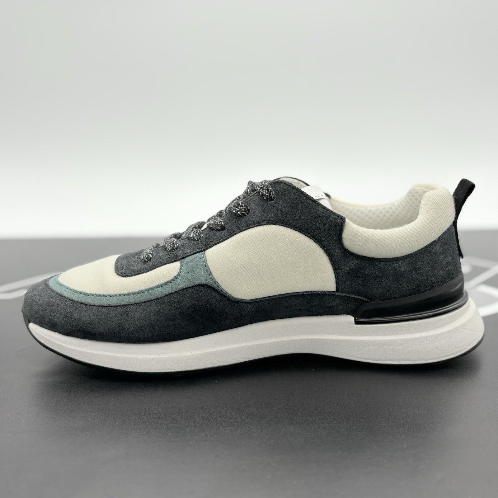 Chanel Chanel Interlocking CC Logo Suede Sneaker ' Green '| WORN 1x Size US 8 / EU 41 - 4 Thumbnail