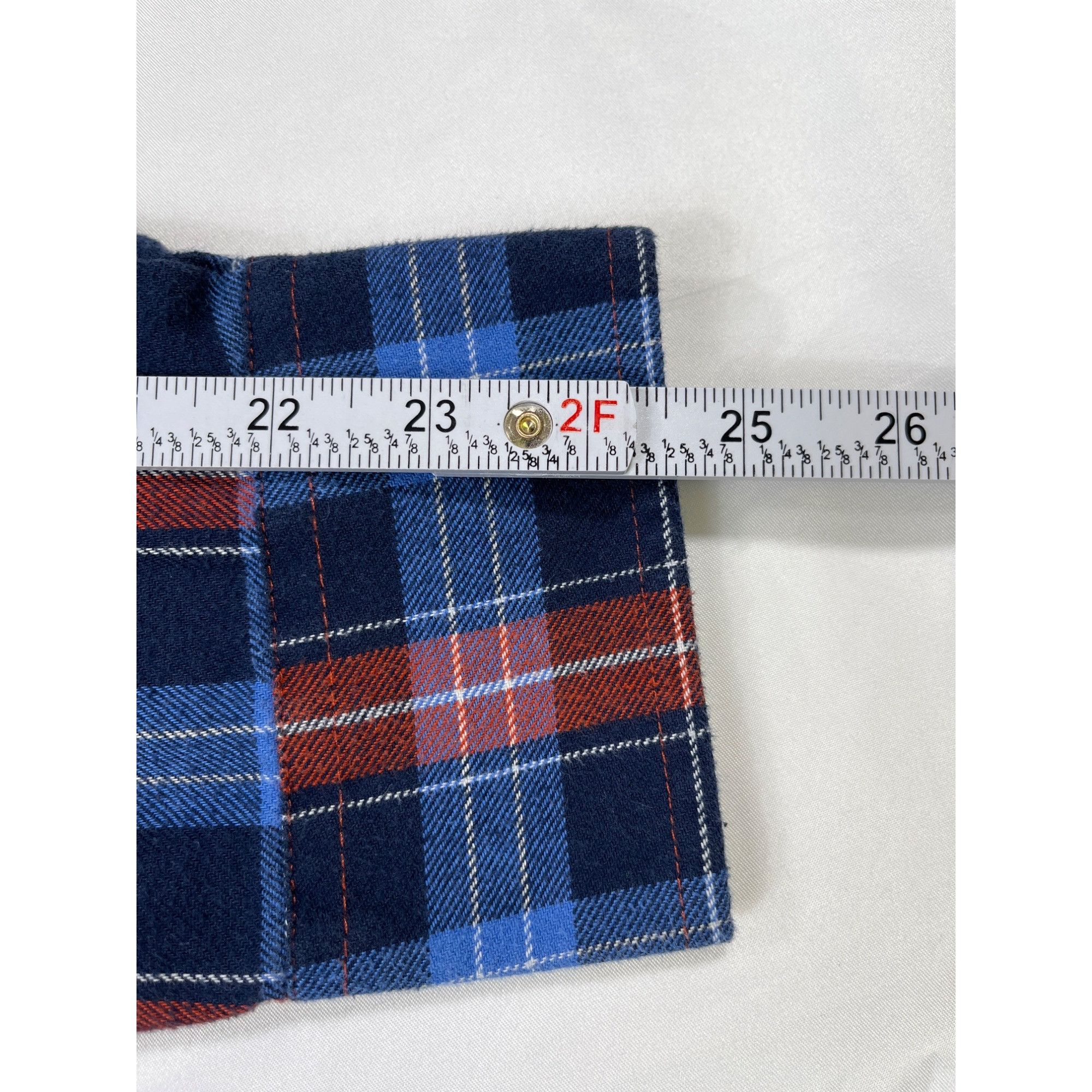 Izod IZOD SKU 7651Mens Red and Blue Plaid Button Down Long Sleeve Size US L / EU 52-54 / 3 - 8 Thumbnail