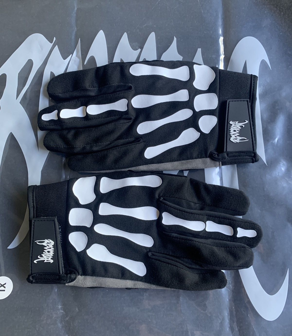 Revenge L/XL Revenge Skull Hand Middle Finger Gloves Grailed