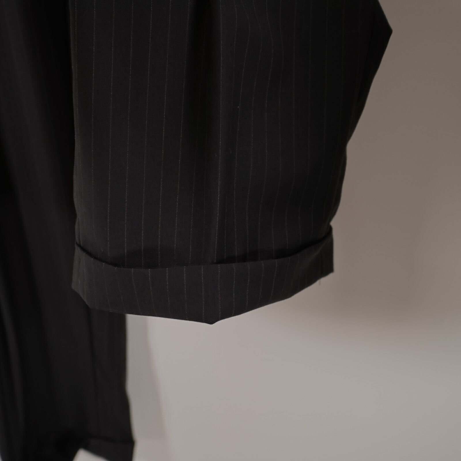 Jos. A. Bank Jos A Bank Signature Wool 2 Piece Suit 42S 39/29 Black W/ Br Size 42S - 2 Thumbnail