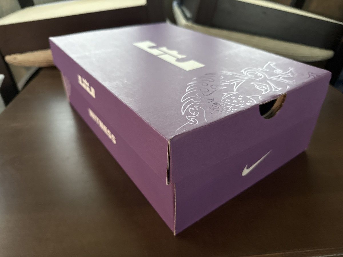 Nike NEW Nike LeBron Witness VIII 8, size 8.5, OG Box, DS, MINT! Size US 8.5 / EU 41-42 - 4 Thumbnail