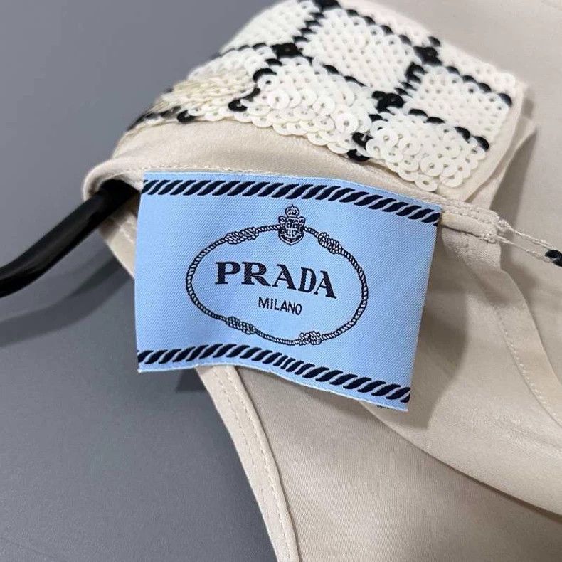 Prada Prada Mulberry silk lapel sequin dress 2504-Nextarrow Size S / US 4 / IT 40 - 5 Thumbnail