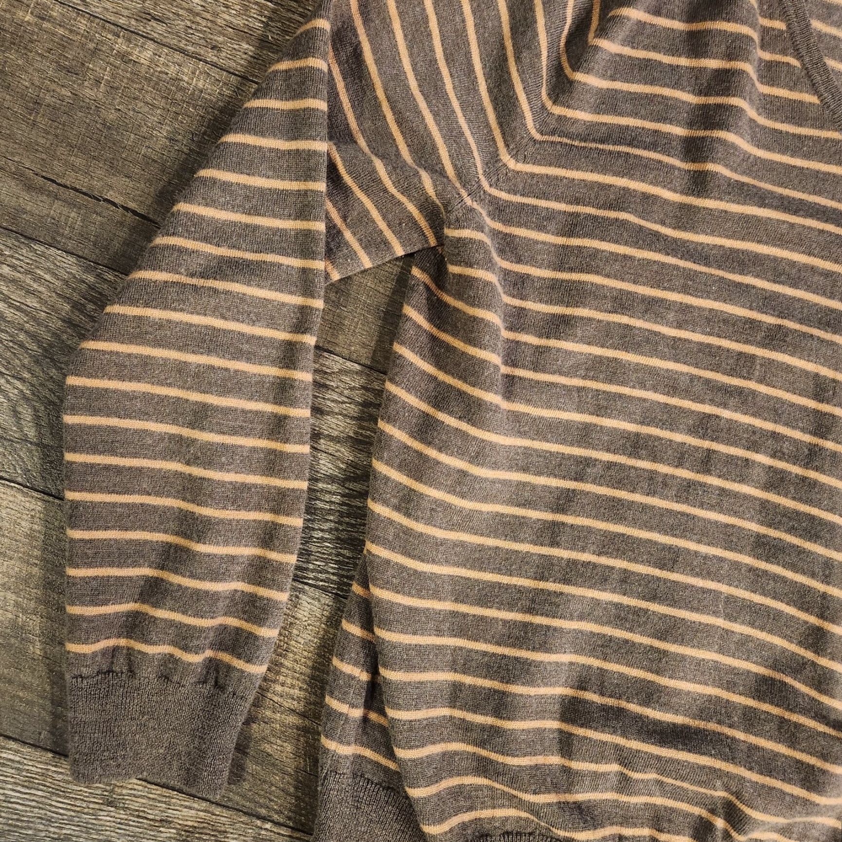 J.Crew J.CREW Mens Merino Wool Sweater Size Large Gray Striped V-Neck Pullover Sweater Mens Slim Knit Wool Fall Winter Navy Gray Size US L / EU 52-54 / 3 - 5 Thumbnail