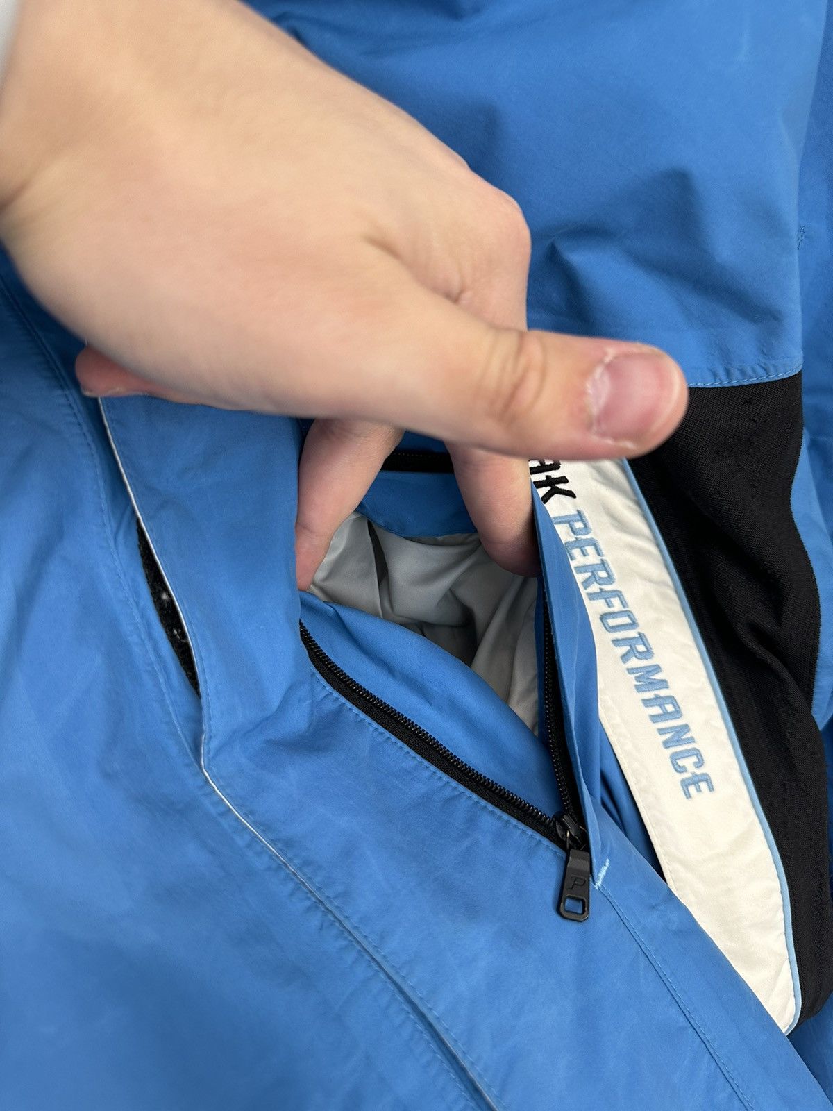 Peak Performance Peak Performance Blue Outdoor Hooded Jacket Size US L / EU 52-54 / 3 - 6 Thumbnail