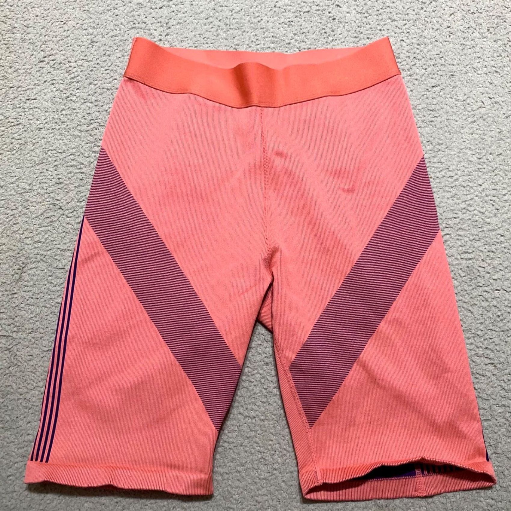 Fabletics Fabletics Pink Stripe Short High Waisted Womens M Shorts Pink Stripe High Waisted Seamless Bicycle Athletic Lightweight UV Moisture Wicking 90s? Size 32" / US 10 / IT 46 - 2 Thumbnail