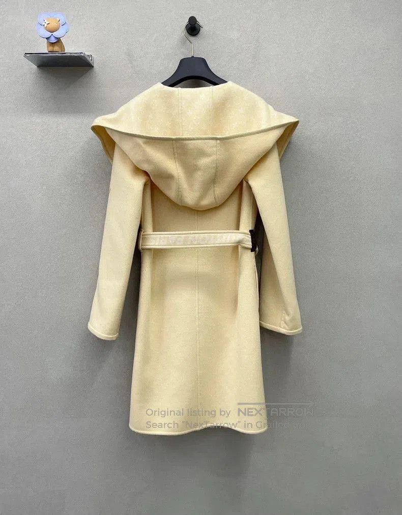 Louis Vuitton Louis Vuitton Yellow Logo Robe Coat. Size US XXS / EU 40 - 3 Thumbnail