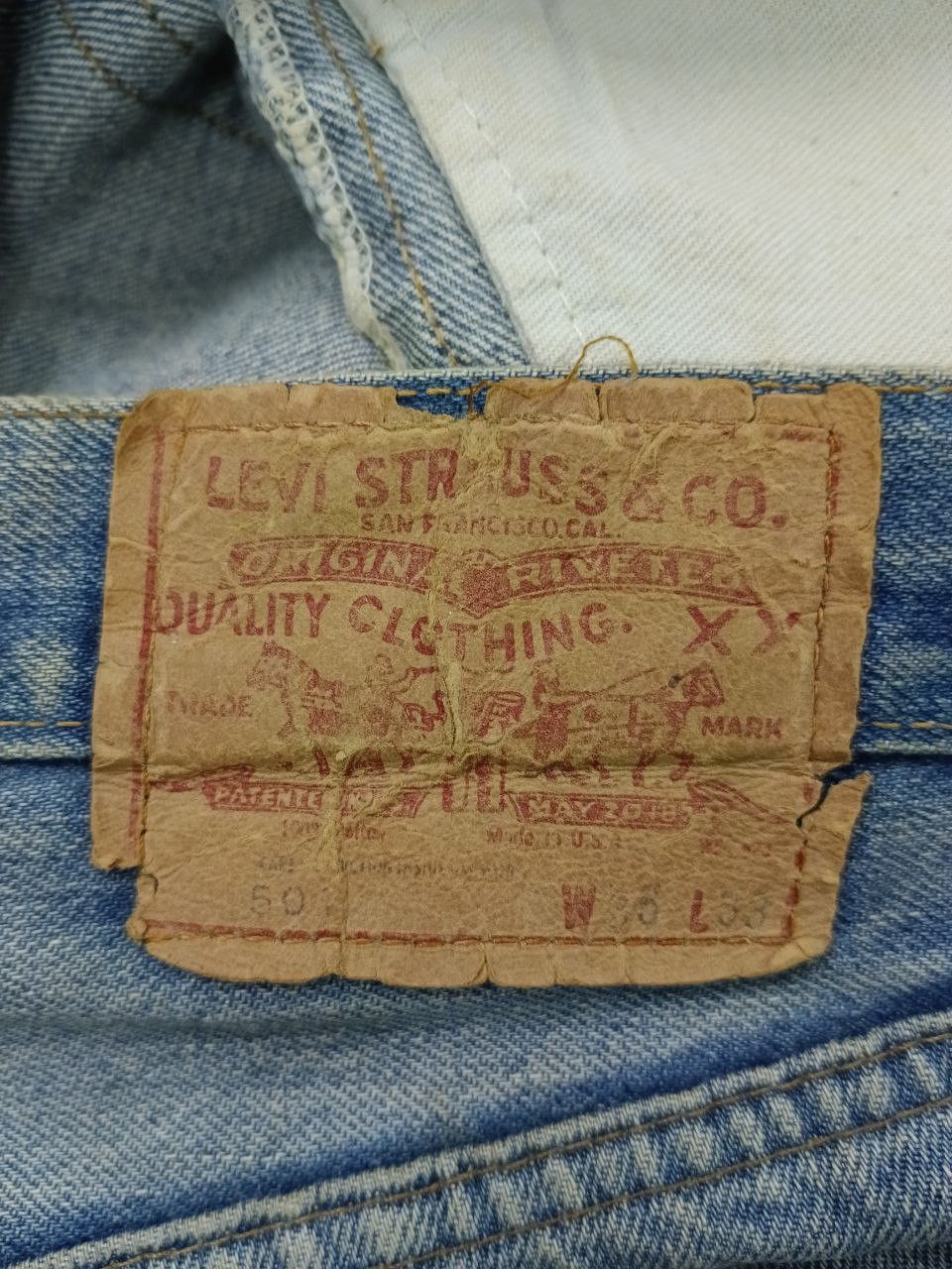 Levi's Vintage Clothing THRASH LEVIS 70s SELVEDGE DENIM PANTS Size US 33 - 14 Thumbnail