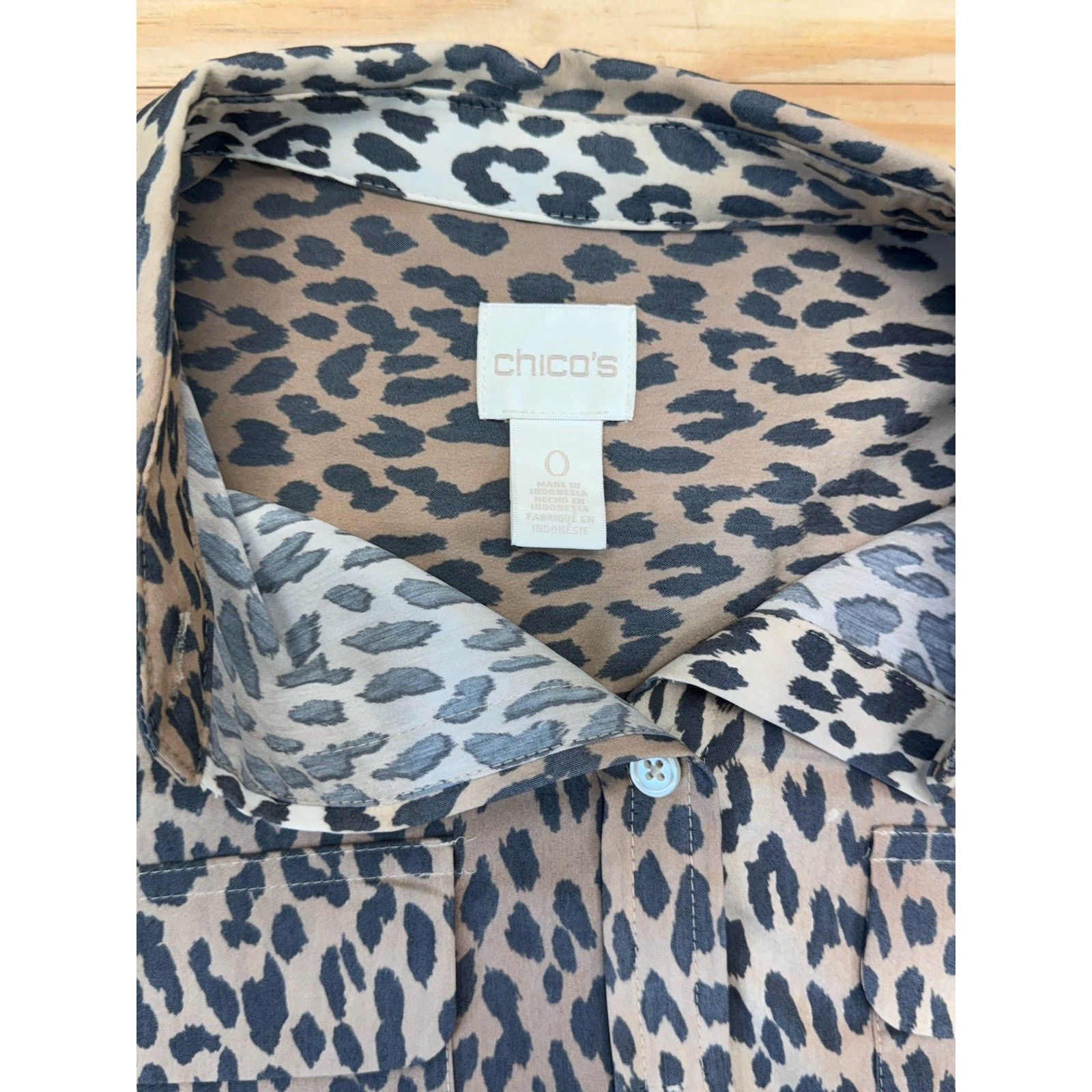 Chicos Chico's Button-Down Tunic Animal Print Pockets Women’s 0 Size S / US 4 / IT 40 - 5 Thumbnail