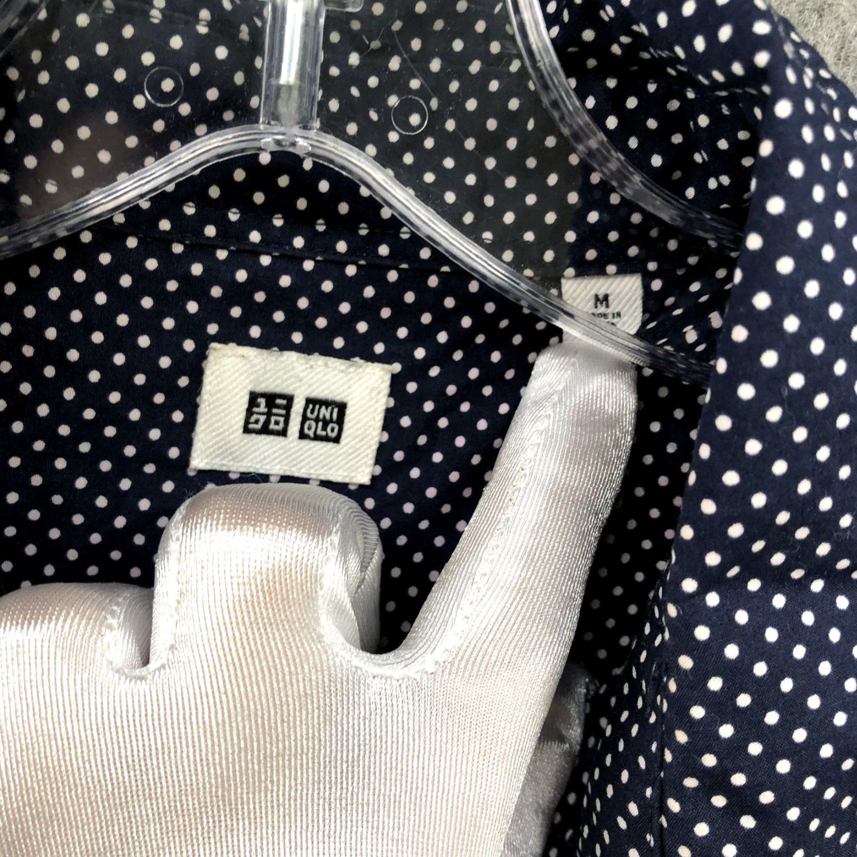 Uniqlo Uniqlo Button Down Shirt Mens M Long Sleeve Navy Blue White Polka Dot Cotton Button-Up Collared Pocketed Casual Size US M / EU 48-50 / 2 - 5 Thumbnail