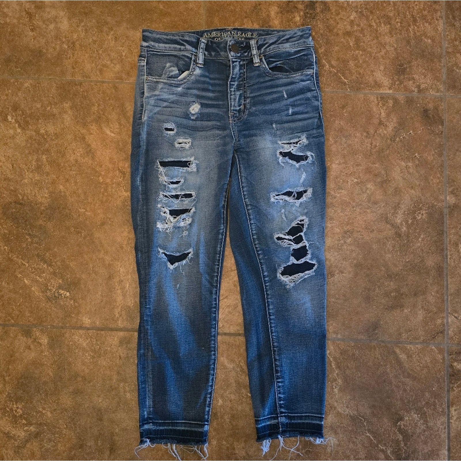 American Eagle Outfitters Denim Distressed AEO Cropped Jean Size 27" / US 4 / IT 40 - 1 Thumbnail