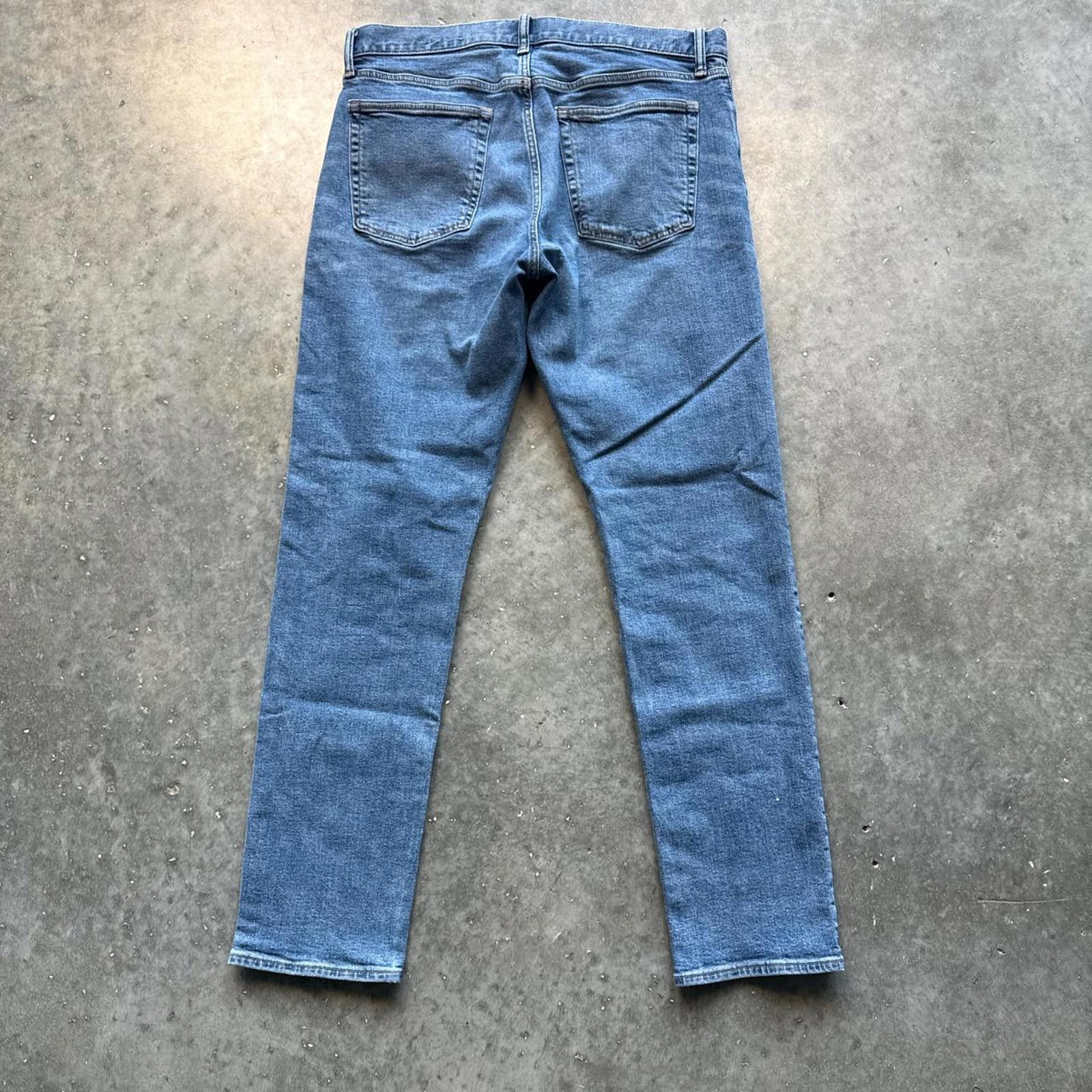 Gap Gap light wash straight leg jeans #gapjeans Size 32" / US 10 / IT 46 - 2 Thumbnail