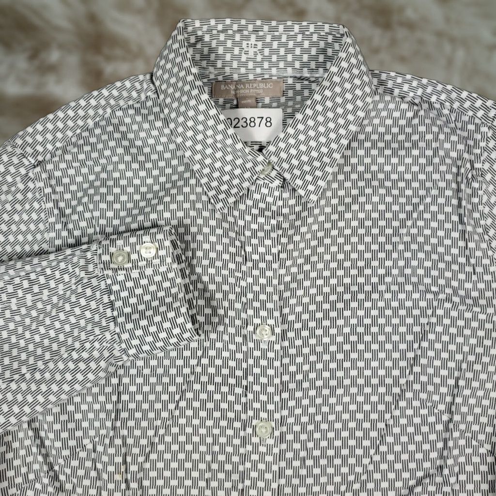 Banana Republic Banana Republic Button-Up Shirt Womens 12 Gray Check Long Sleeve Regular Fit Size XL / US 12-14 / IT 48-50 - 1 Thumbnail