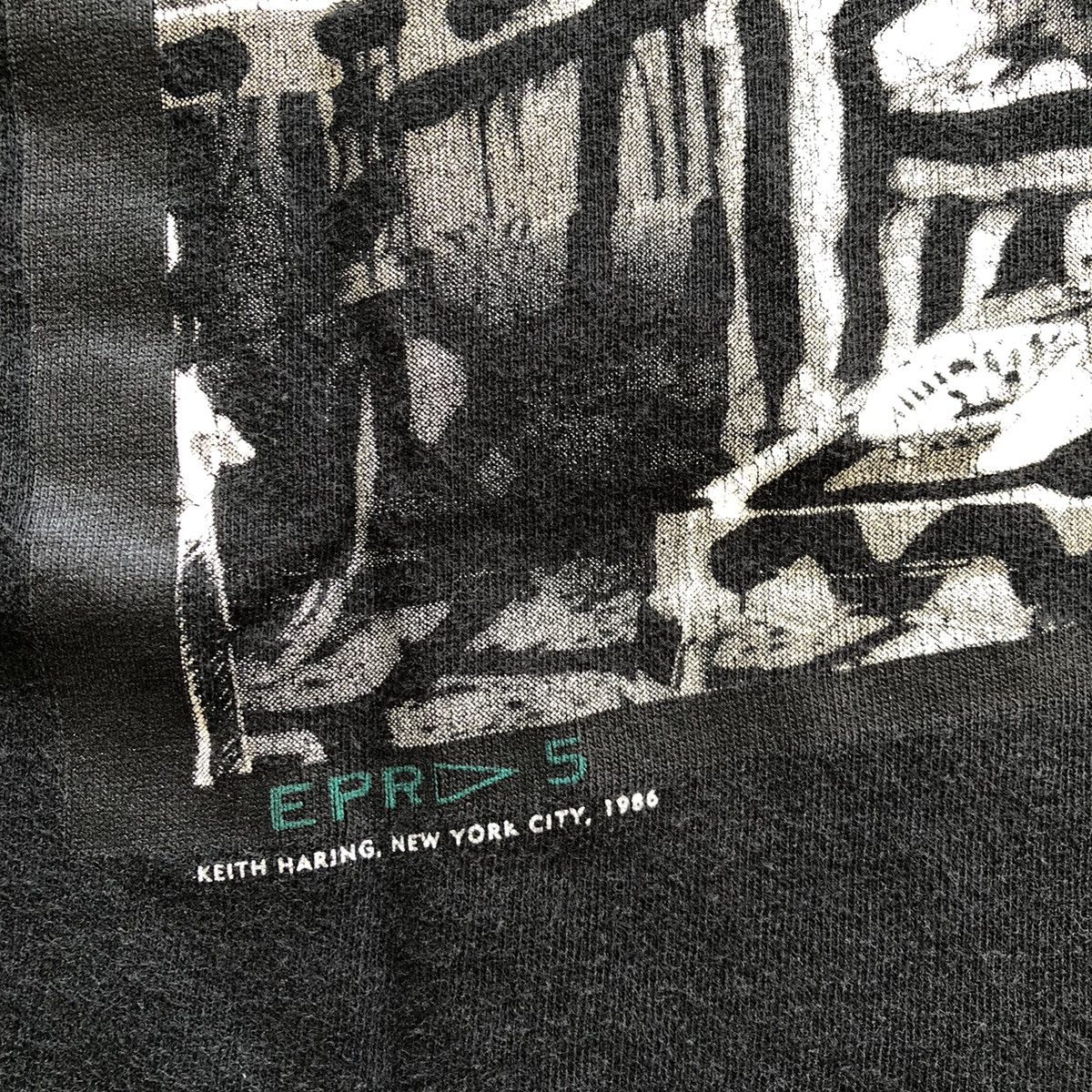 Keith Haring Rare KEITH HARING 1992 Photo by Annie Leibovitz T-Shirt Size US L / EU 52-54 / 3 - 5 Thumbnail