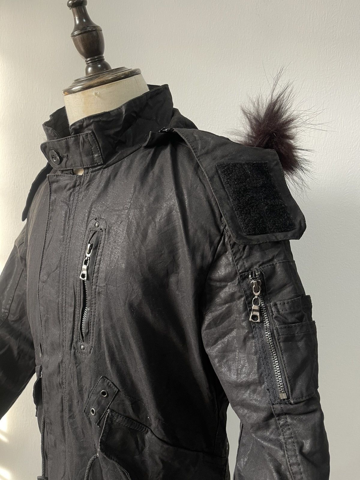 Le Grande Bleu (L.G.B.) RARE 2000s LGB Tornado Mart Fur Wax Parka Armor Style C1 Size US L / EU 52-54 / 3 - 9 Thumbnail