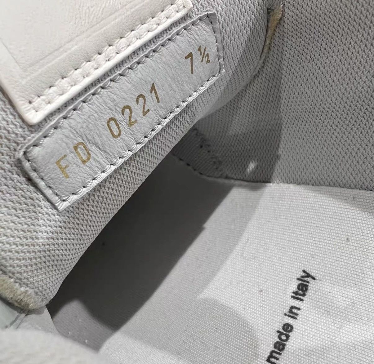 Louis Vuitton Louis Vuitton Trainer White Cement J42 Size US 7.5 / EU 40-41 - 9 Thumbnail